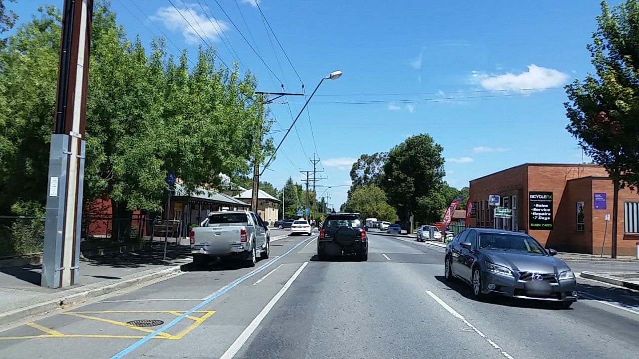 Street view near The Woodside Hotel, Woodside — © didz (CC BY-SA · Mapillary)