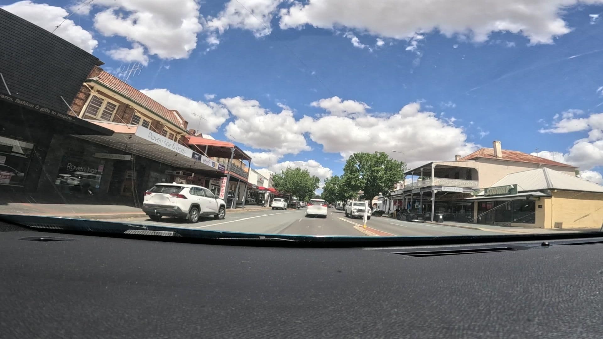 Street view near The Yass Hotel, Yass — © aHS (CC BY-SA · Mapillary)