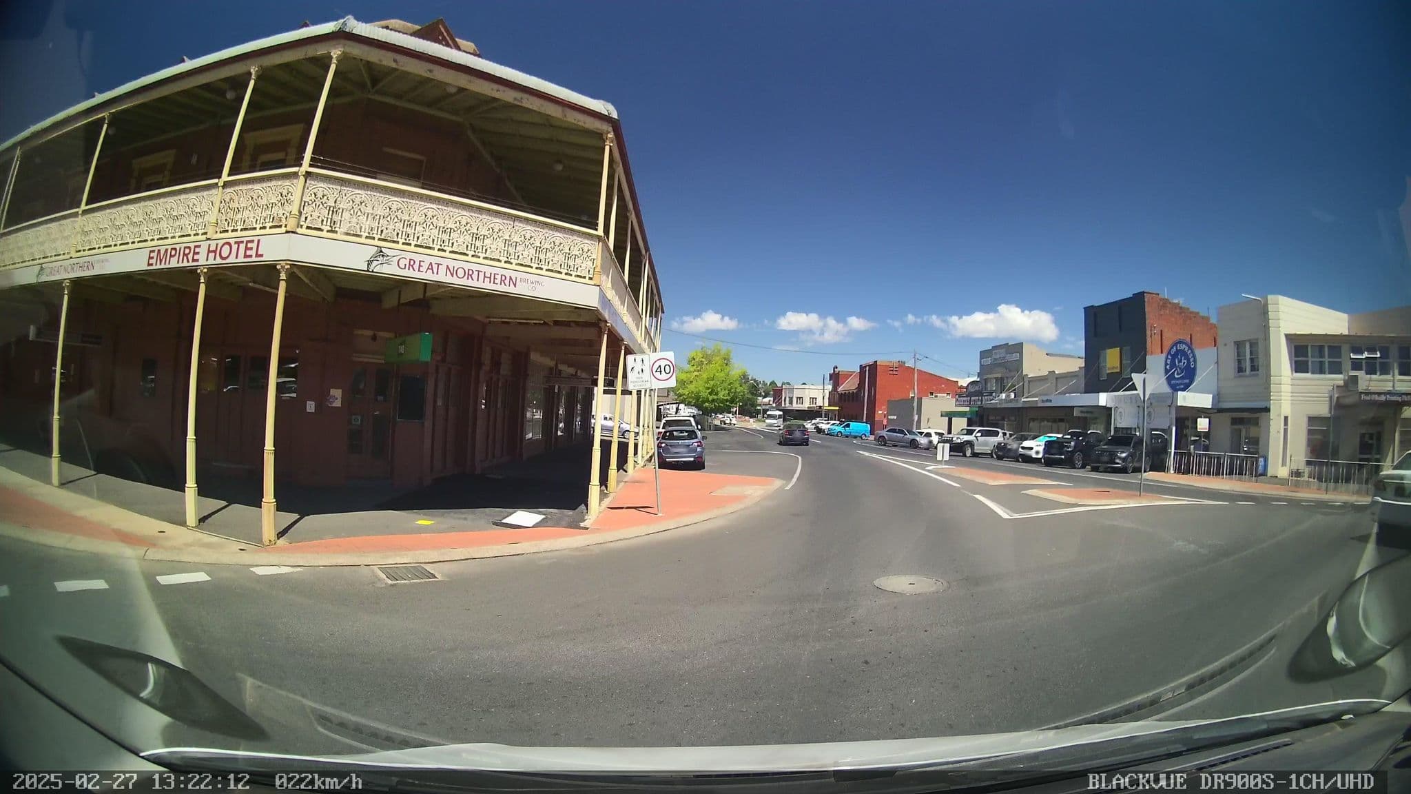 Street view near Empire Hotel Young, Young — © bob3bob3 (CC BY-SA · Mapillary)