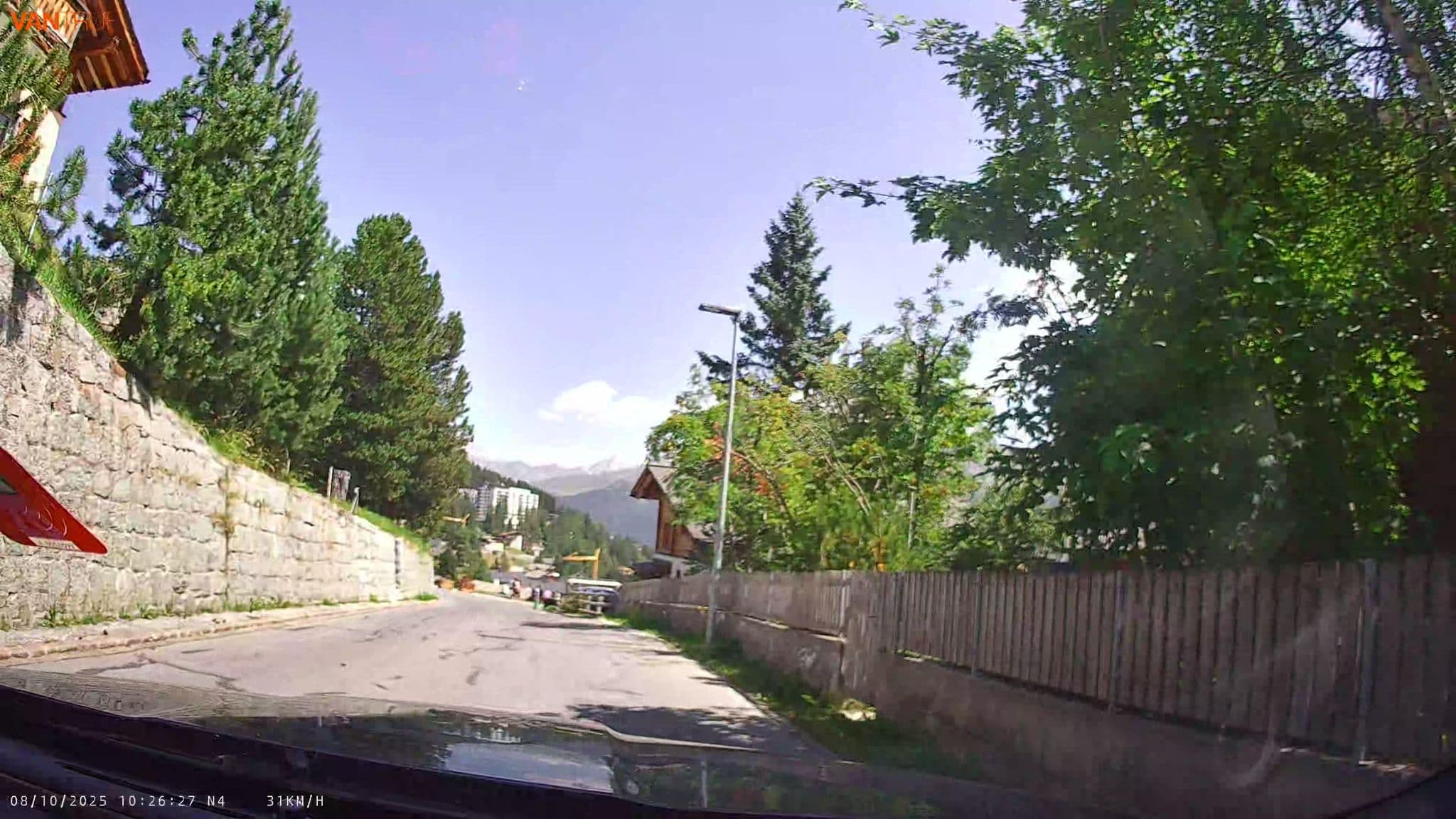 Street view near Hold, Arosa — © fcignat (CC BY-SA · Mapillary)