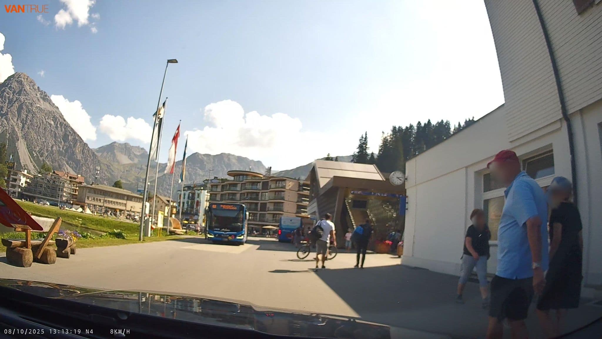 Street view near Garni thel Lindemann's, Arosa — © fcignat (CC BY-SA · Mapillary)