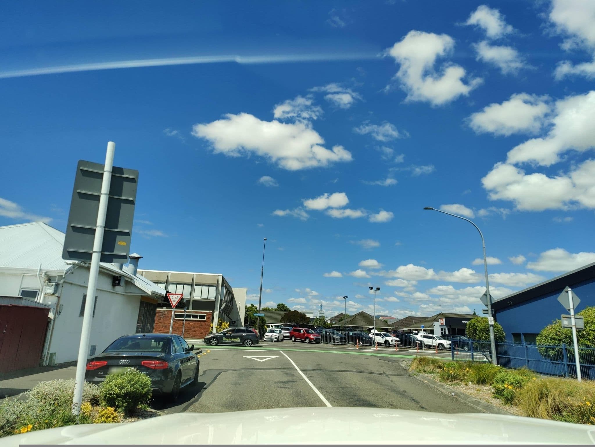 Street view near North Lodge, Palmerston North — © elphix (CC BY-SA · Mapillary)