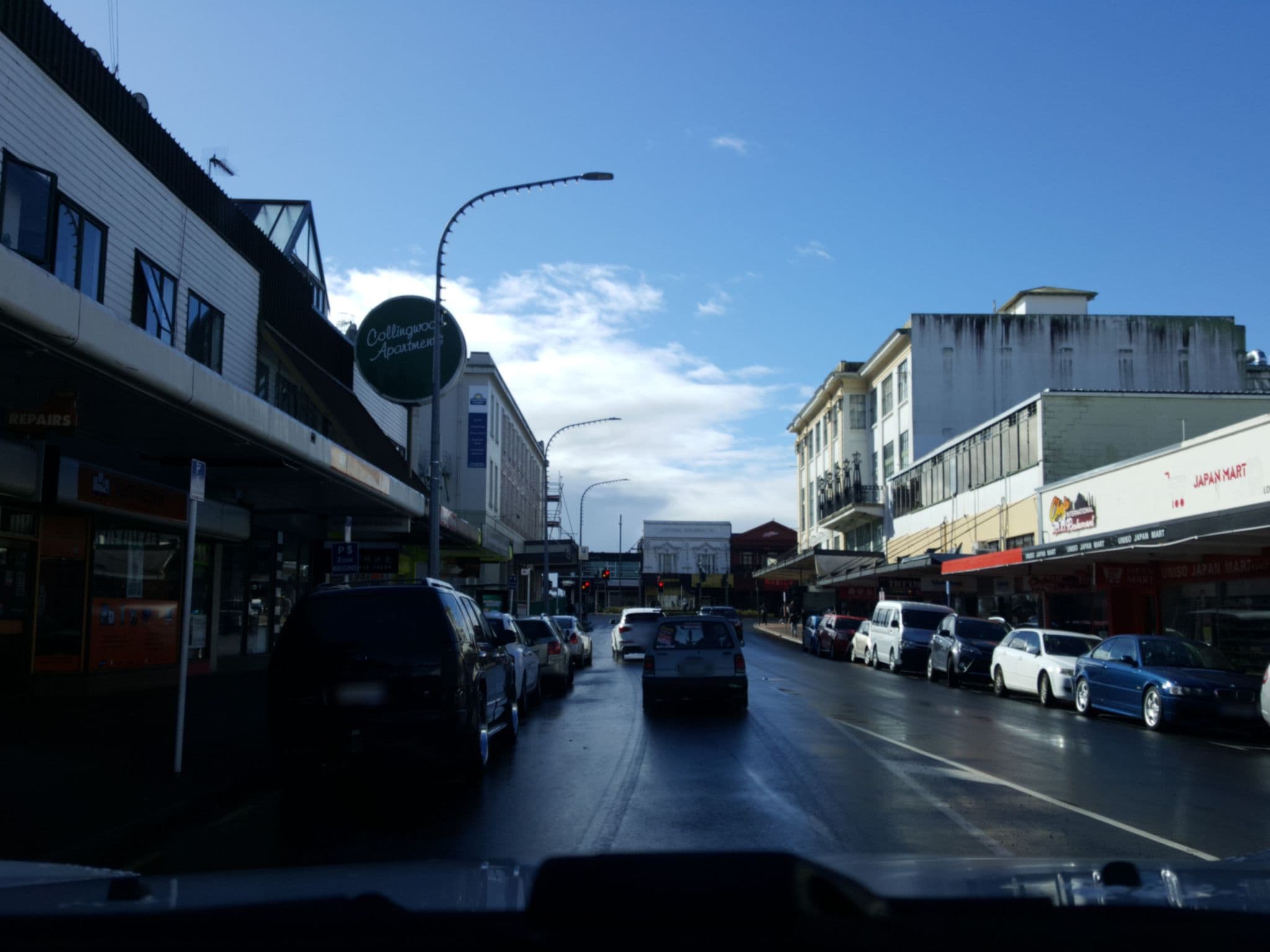 Street view near Hamilton City Inn, Hamilton — © elphix (CC BY-SA · Mapillary)