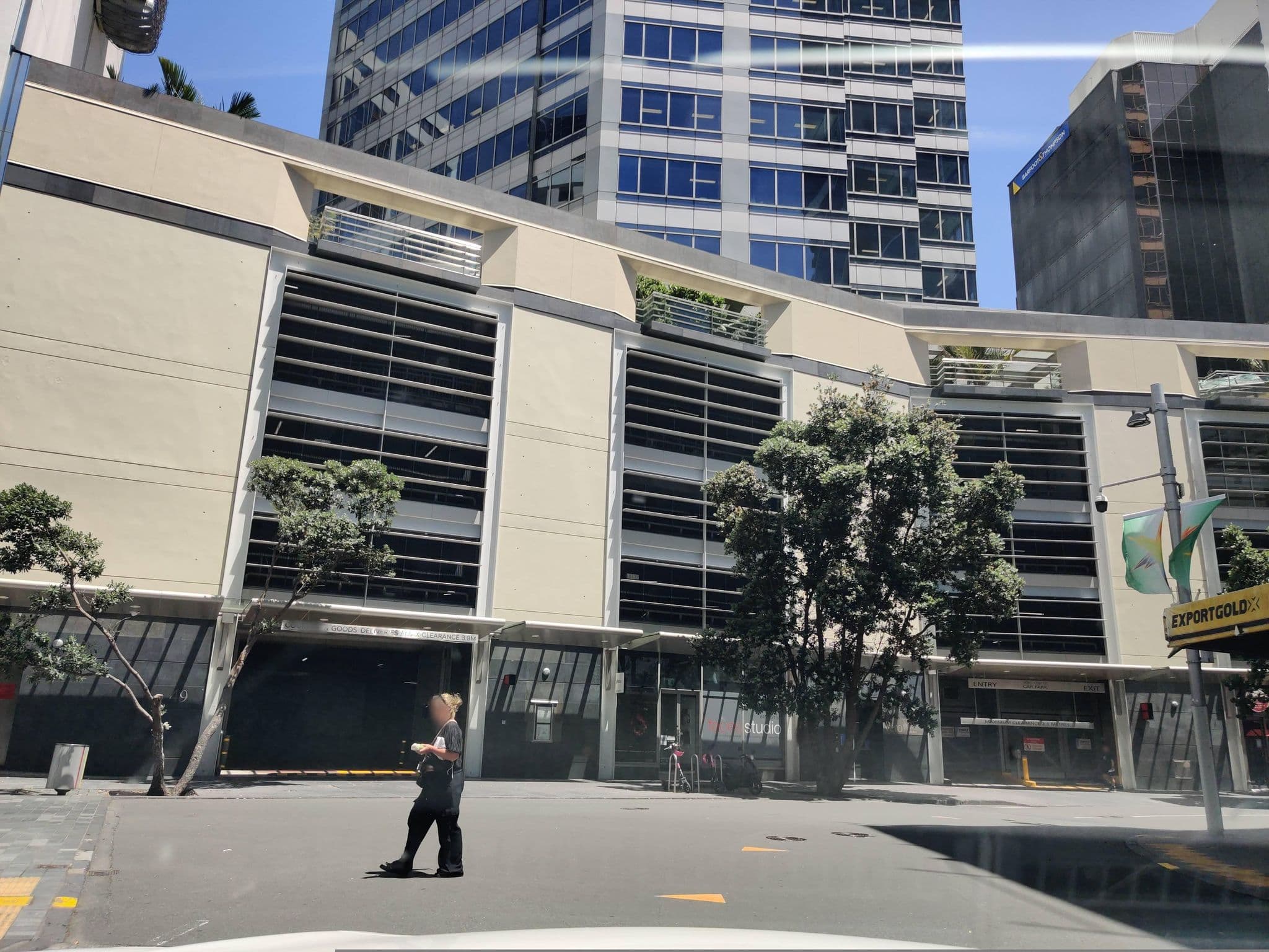 Street view near Auckland Harbour Suites, Auckland — © elphix (CC BY-SA · Mapillary)