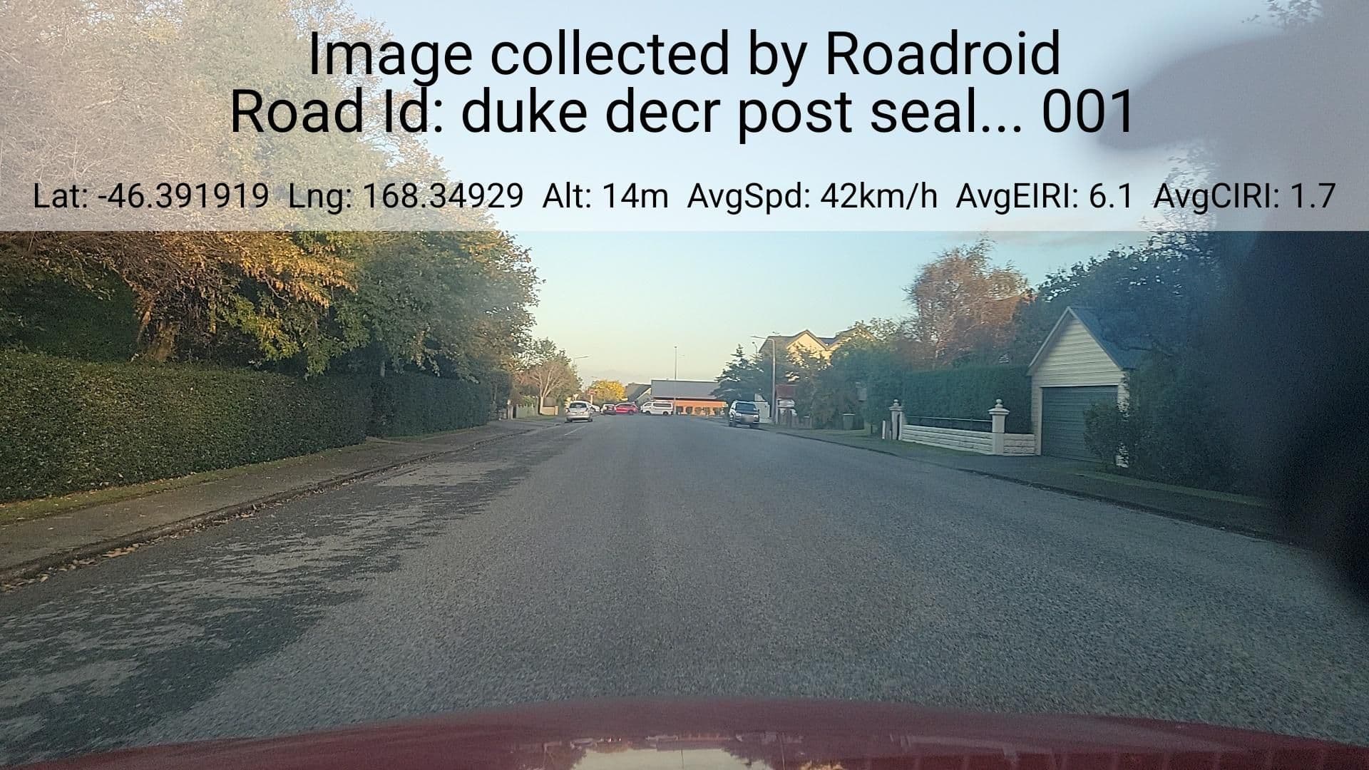 Street view near Lovett Lodge, Gladstone — © roadroid (CC BY-SA · Mapillary)