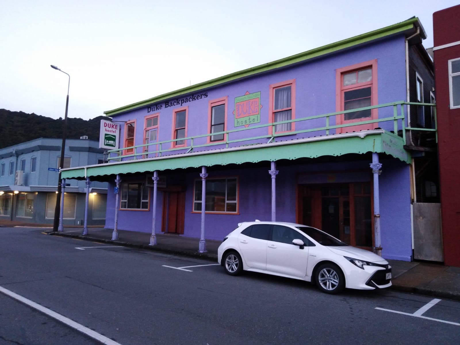 The Duke Hostel (via Wikimedia Commons, CC BY-SA 4.0)