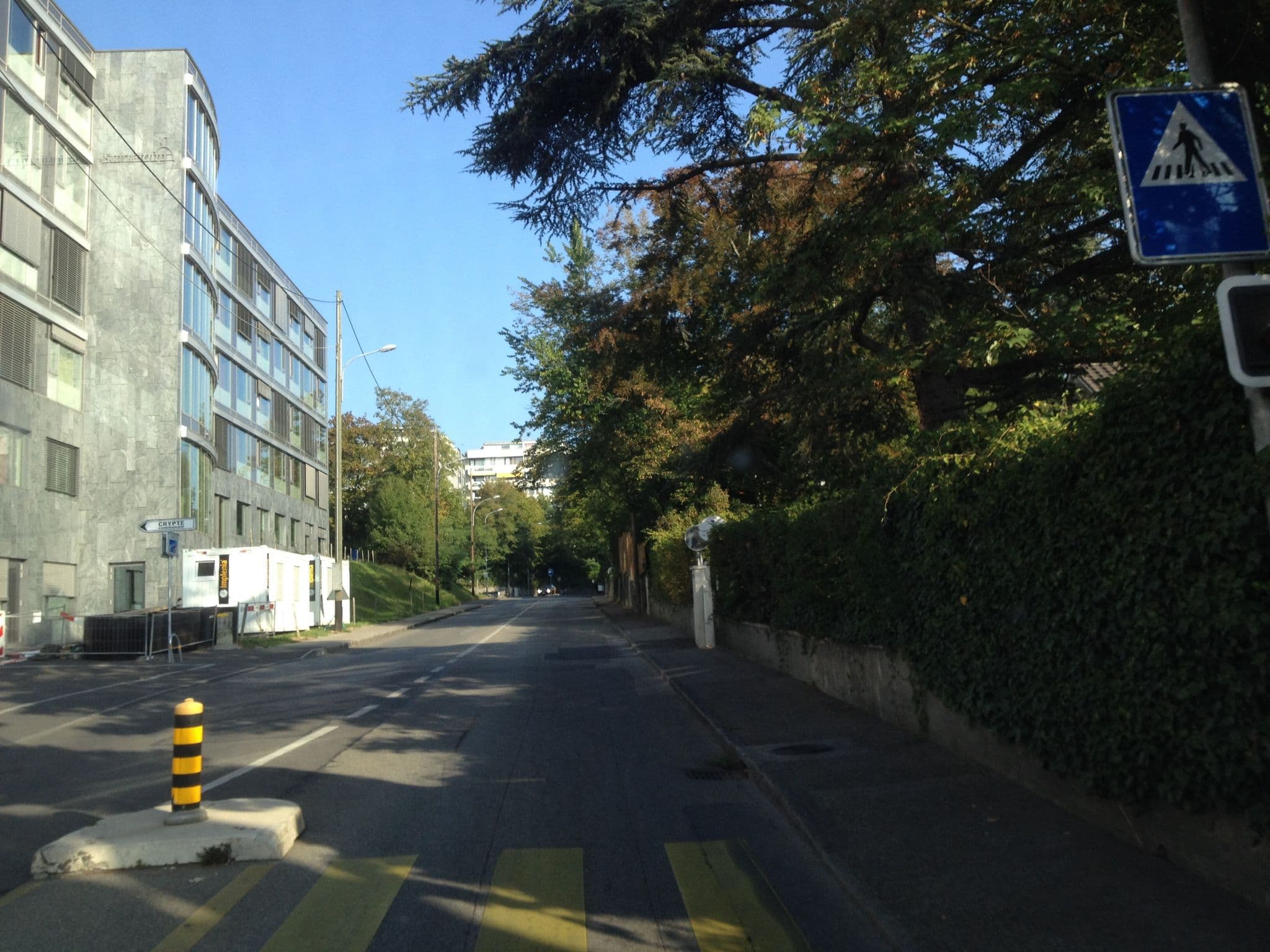 Street view near Lake Geneva Hotel, Versoix — © yubin (CC BY-SA · Mapillary)
