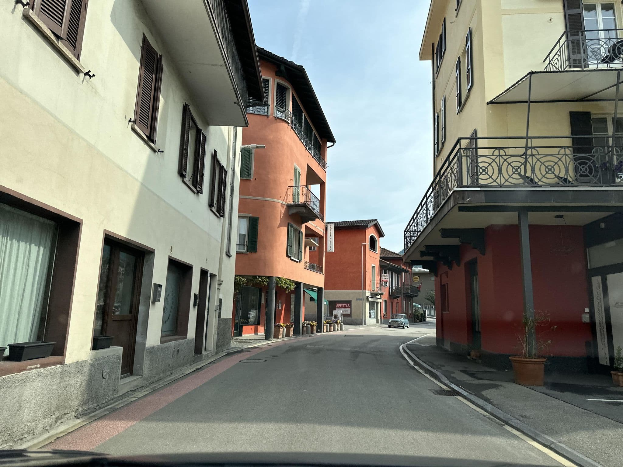 Street view near Hotel Lac, Melide — © u001 (CC BY-SA · Mapillary)