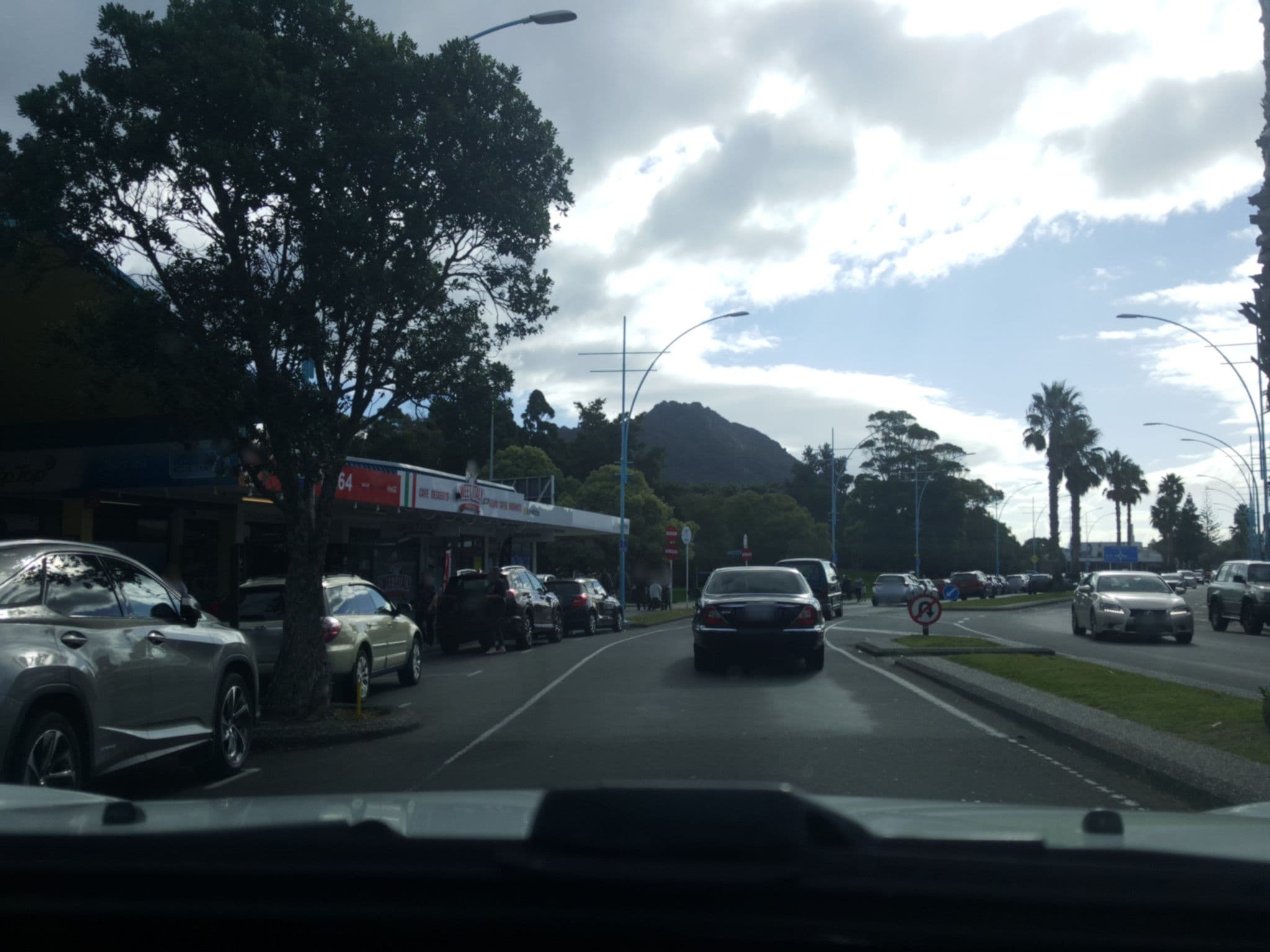 Street view near Motor Inn Mount Maunganui NZ, Mount Maunganui — © elphix (CC BY-SA · Mapillary)
