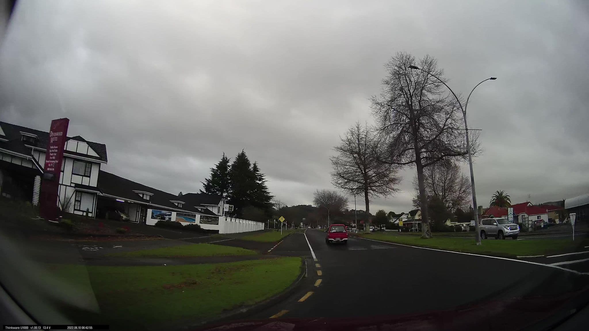 Street view near Devonwood Manor Motel, Victoria — © maxim752 (CC BY-SA · Mapillary)