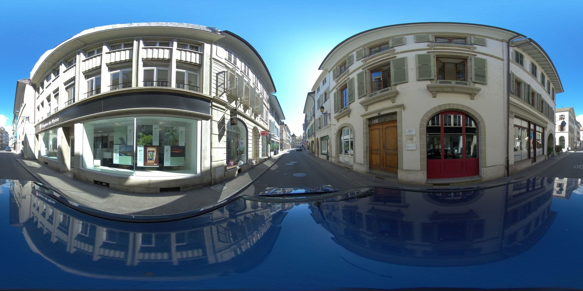 Street view near Hostellerie du XVIe Siècle, Nyon — © hkdvd (CC BY-SA · Mapillary)