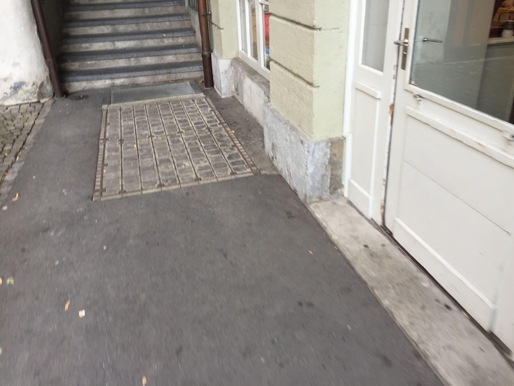 Street view near Zunfthaus zu Metzgern, Thun — © trac71 (CC BY-SA · Mapillary)