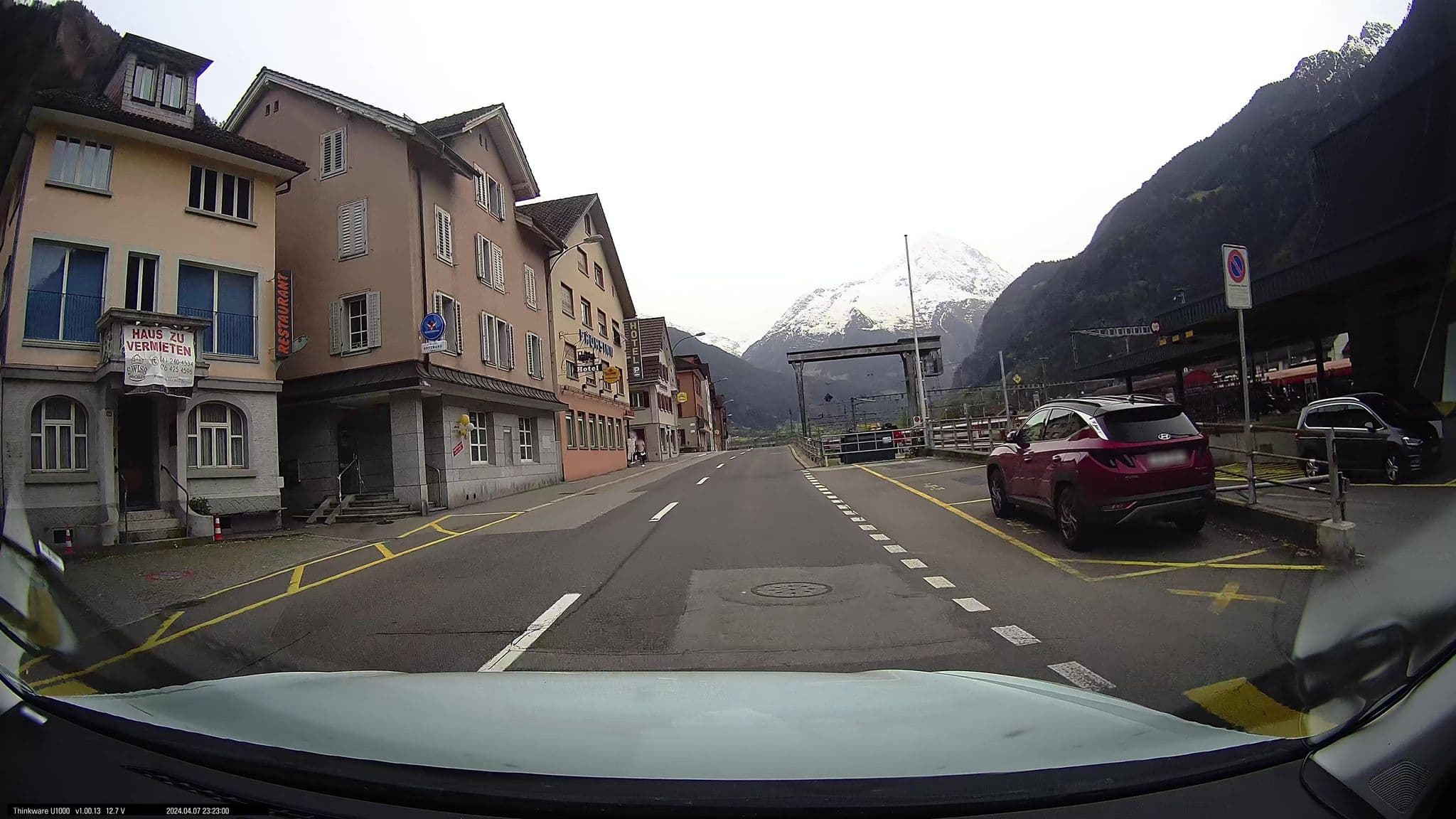 Street view near Hirschen, Erstfeld — © maxim752 (CC BY-SA · Mapillary)