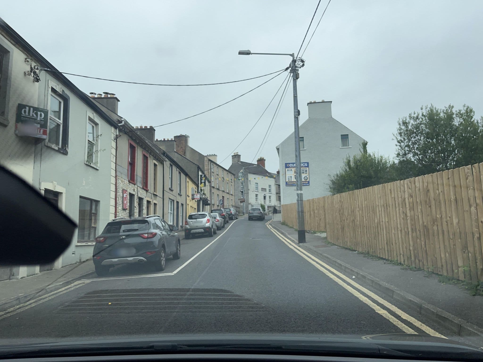 Street view near Dorrians Imperial Hotel, Ballyshannon — © noelb (CC BY-SA · Mapillary)