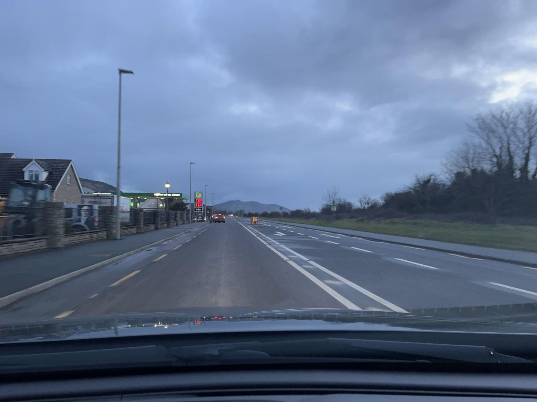 Street view near The Harbour Inn, Buncrana — © noelb (CC BY-SA · Mapillary)