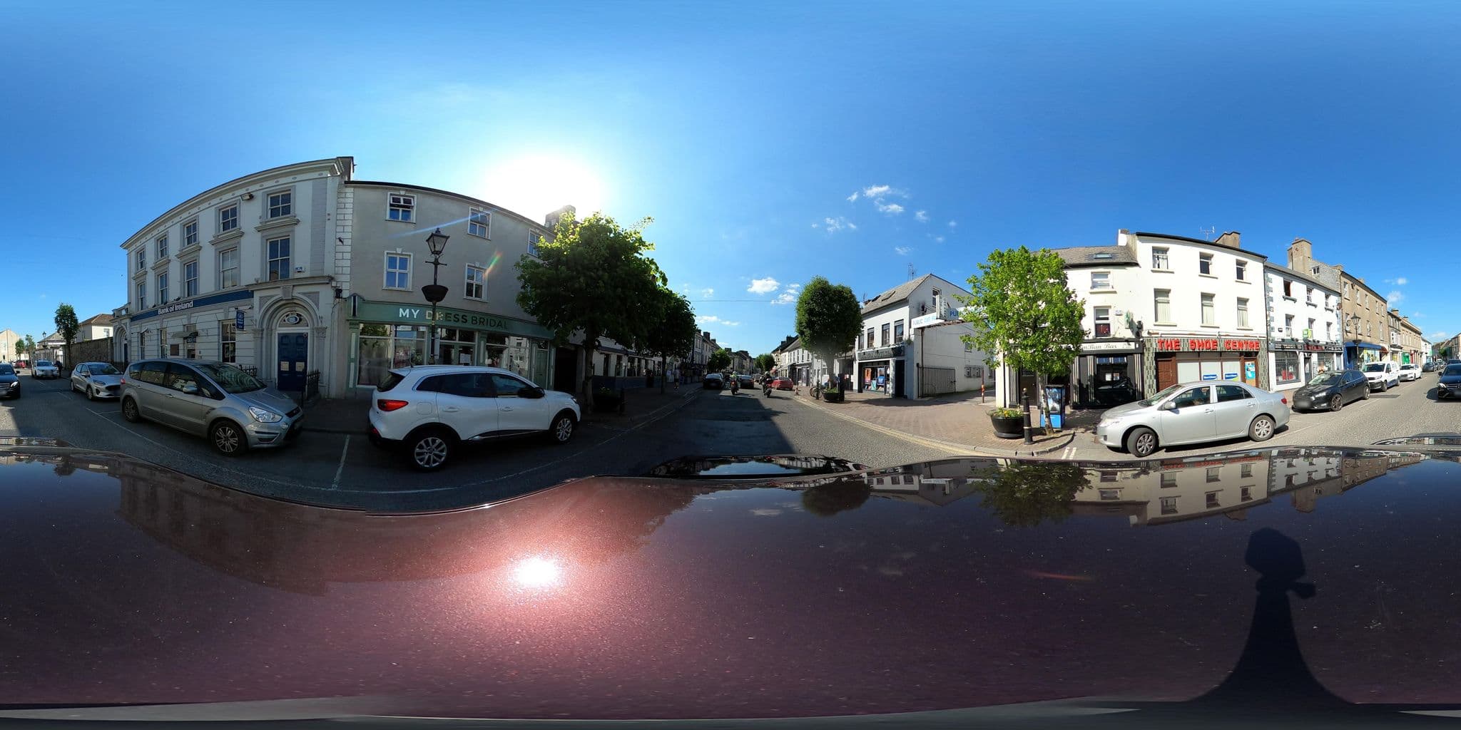 Street view near Hotel Lane Townhouse, Carrick-on-Suir — © annekaro (CC BY-SA · Mapillary)