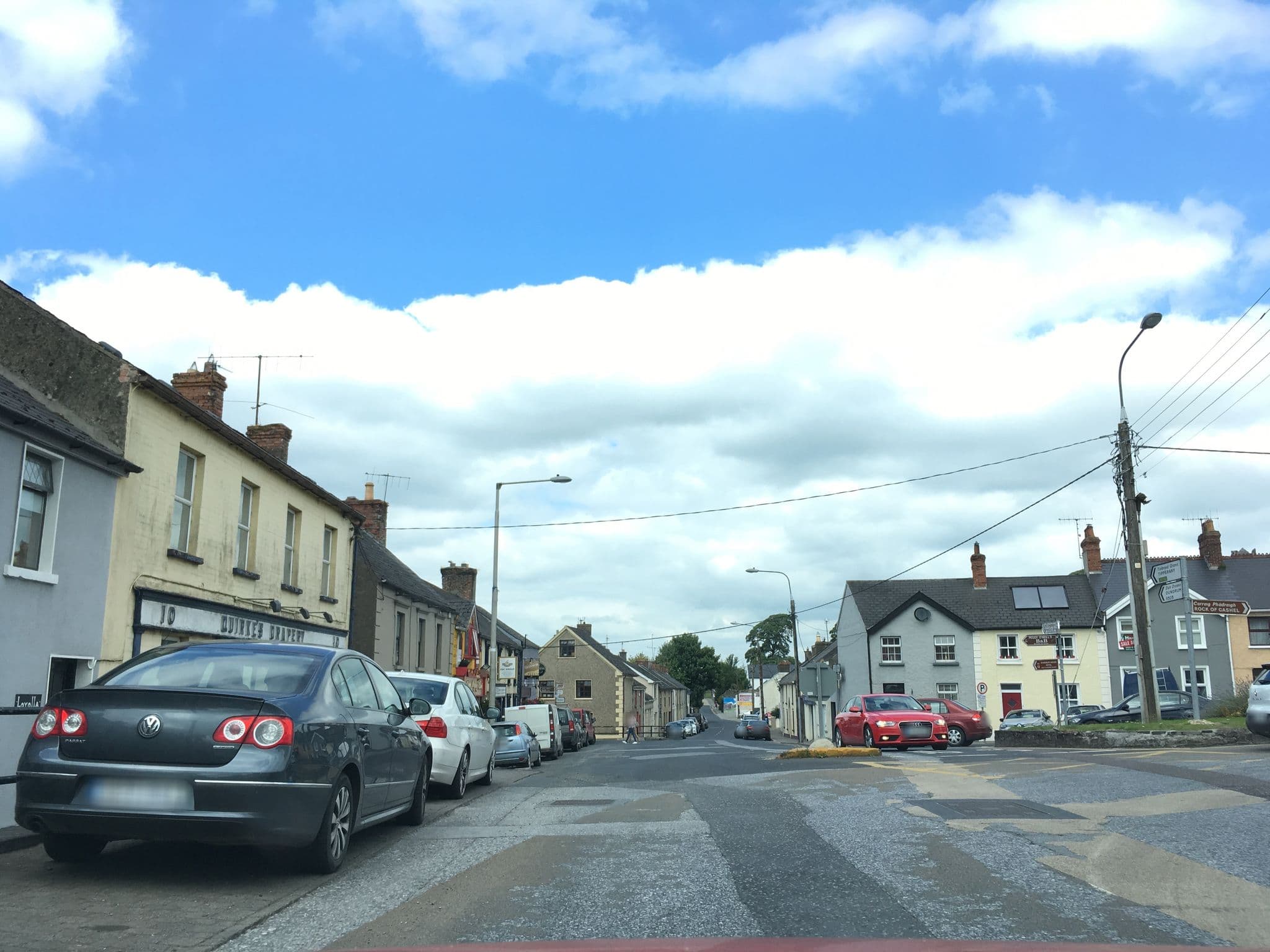 Street view near Quirke's Drapery, Cashel — © southglos (CC BY-SA · Mapillary)