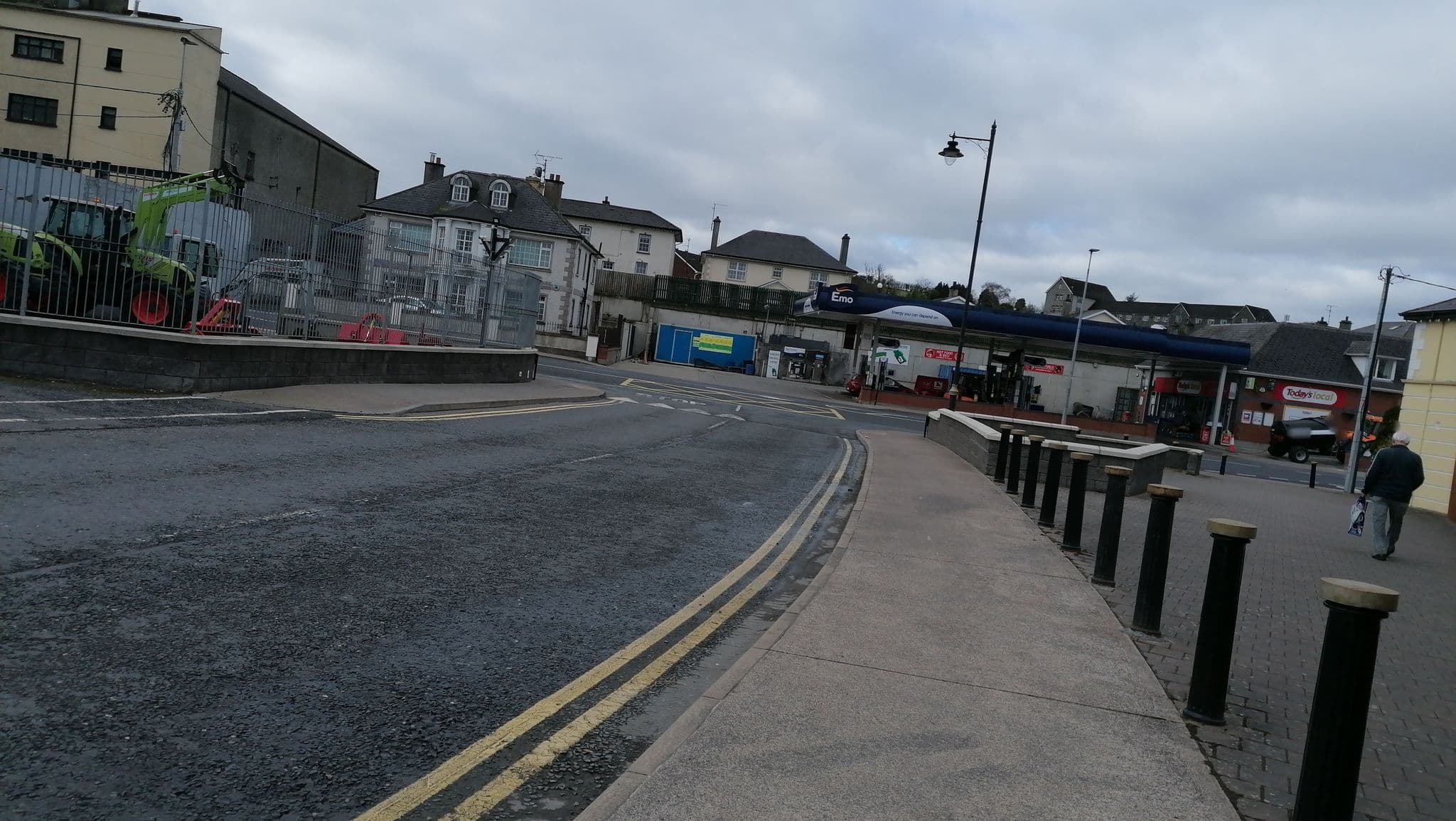 Street view near Residents Hotel, Castleblayney — © francesr (CC BY-SA · Mapillary)