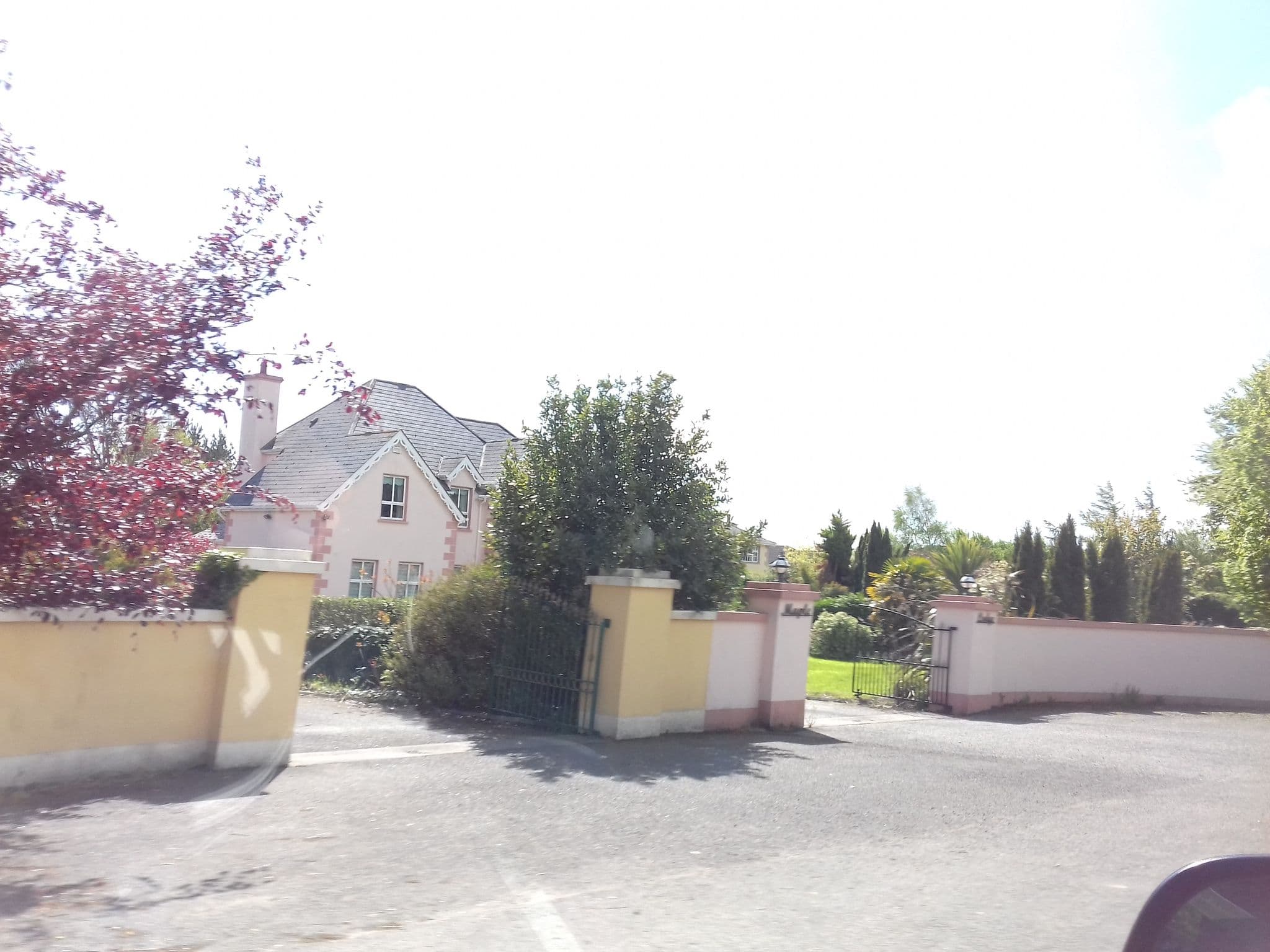 Street view near Maple Lodge, Castlebridge — © debigc (CC BY-SA · Mapillary)