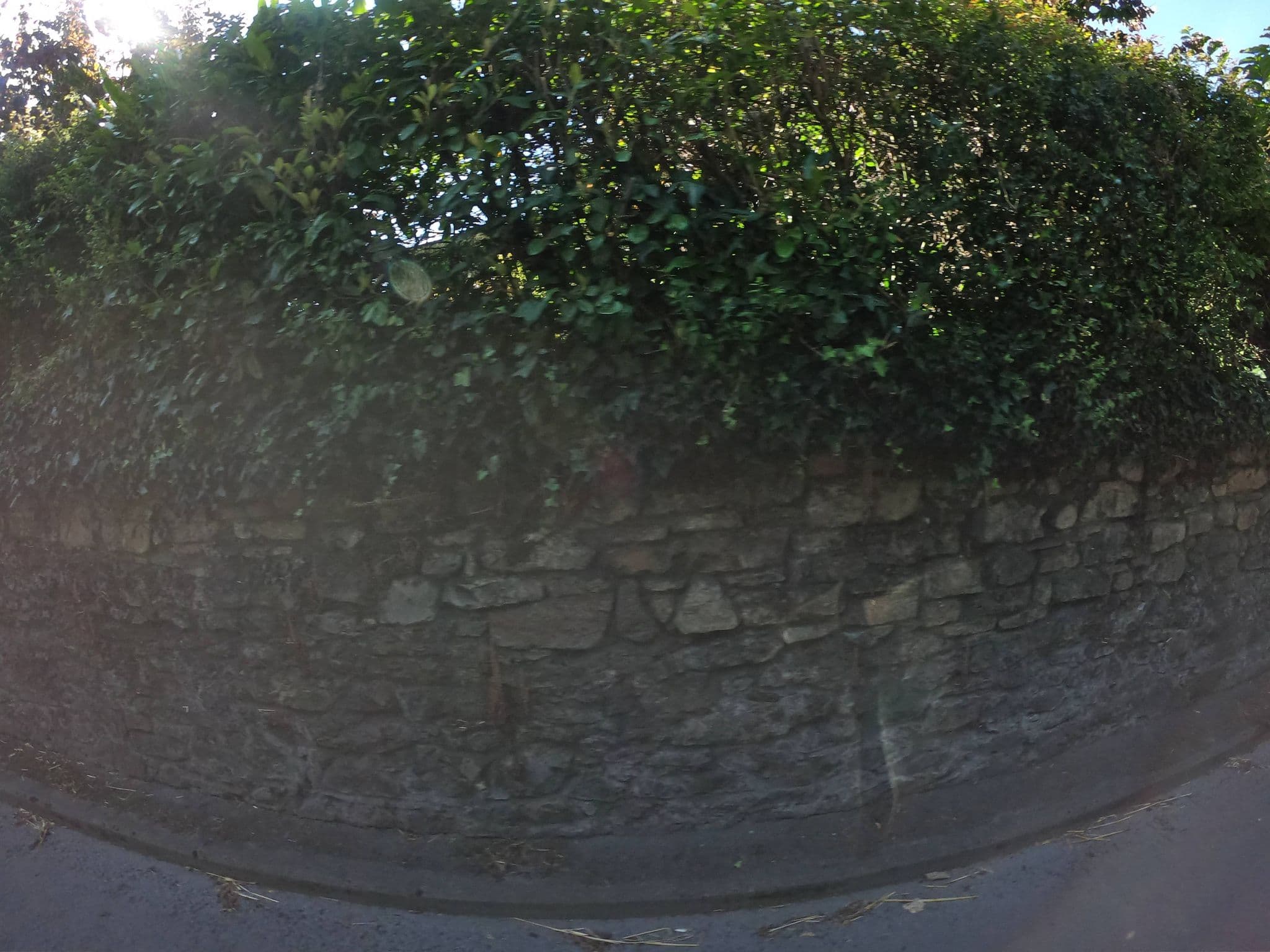 Street view near Raheen House Hotel, Cluain Meala — © dave683 (CC BY-SA · Mapillary)