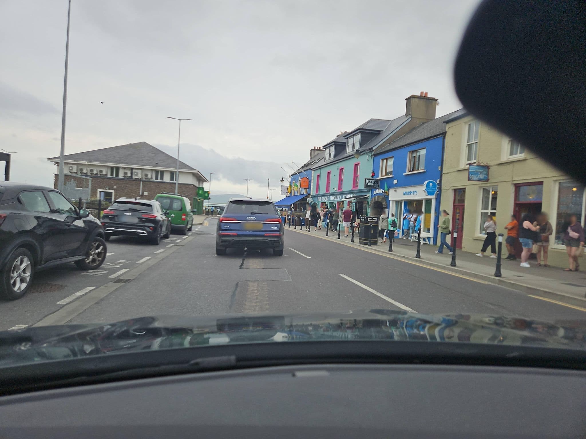 Street view near Murphy's Pub, Bed & Breakfast, Dingle — © toho (CC BY-SA · Mapillary)
