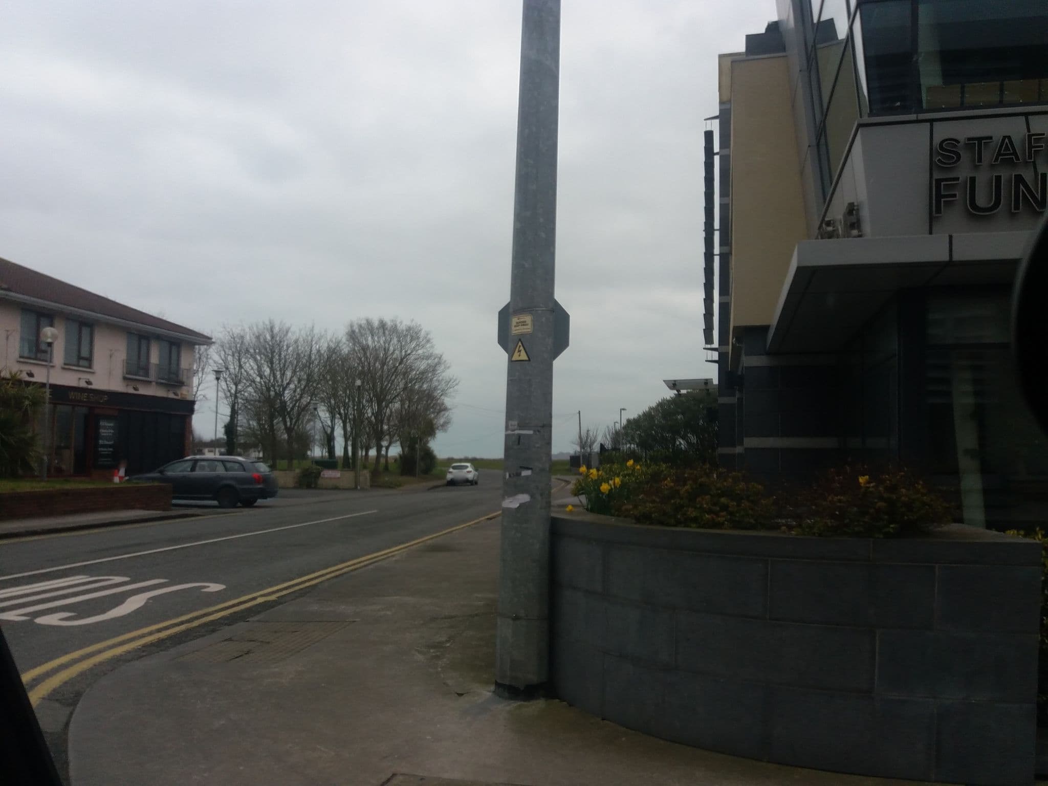 Street view near O'Dwyer's Golf Links Inn, Portmarnock — © tshedy (CC BY-SA · Mapillary)