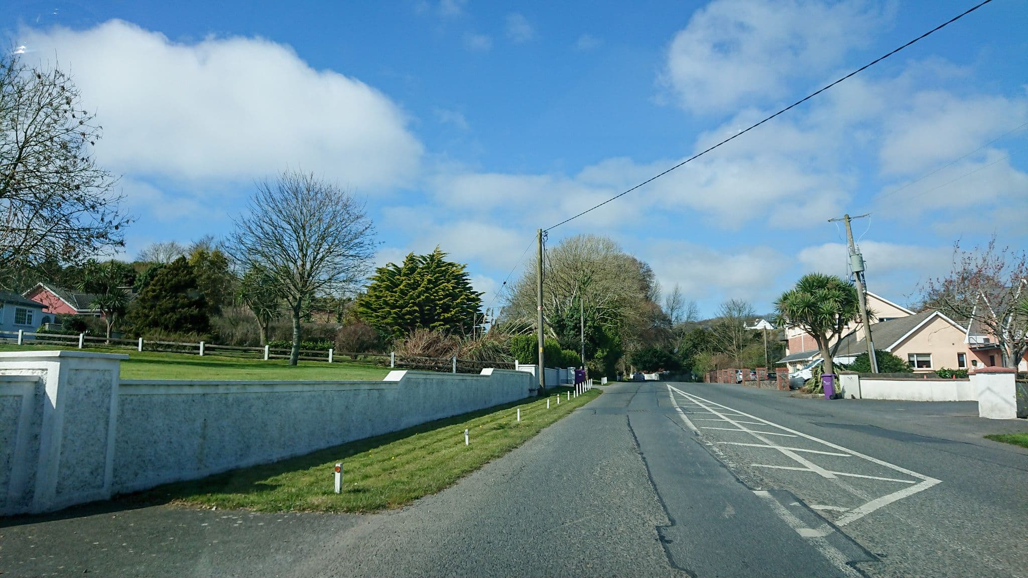Street view near Avon Lodge B&B, Dunmore East — © dave683 (CC BY-SA · Mapillary)