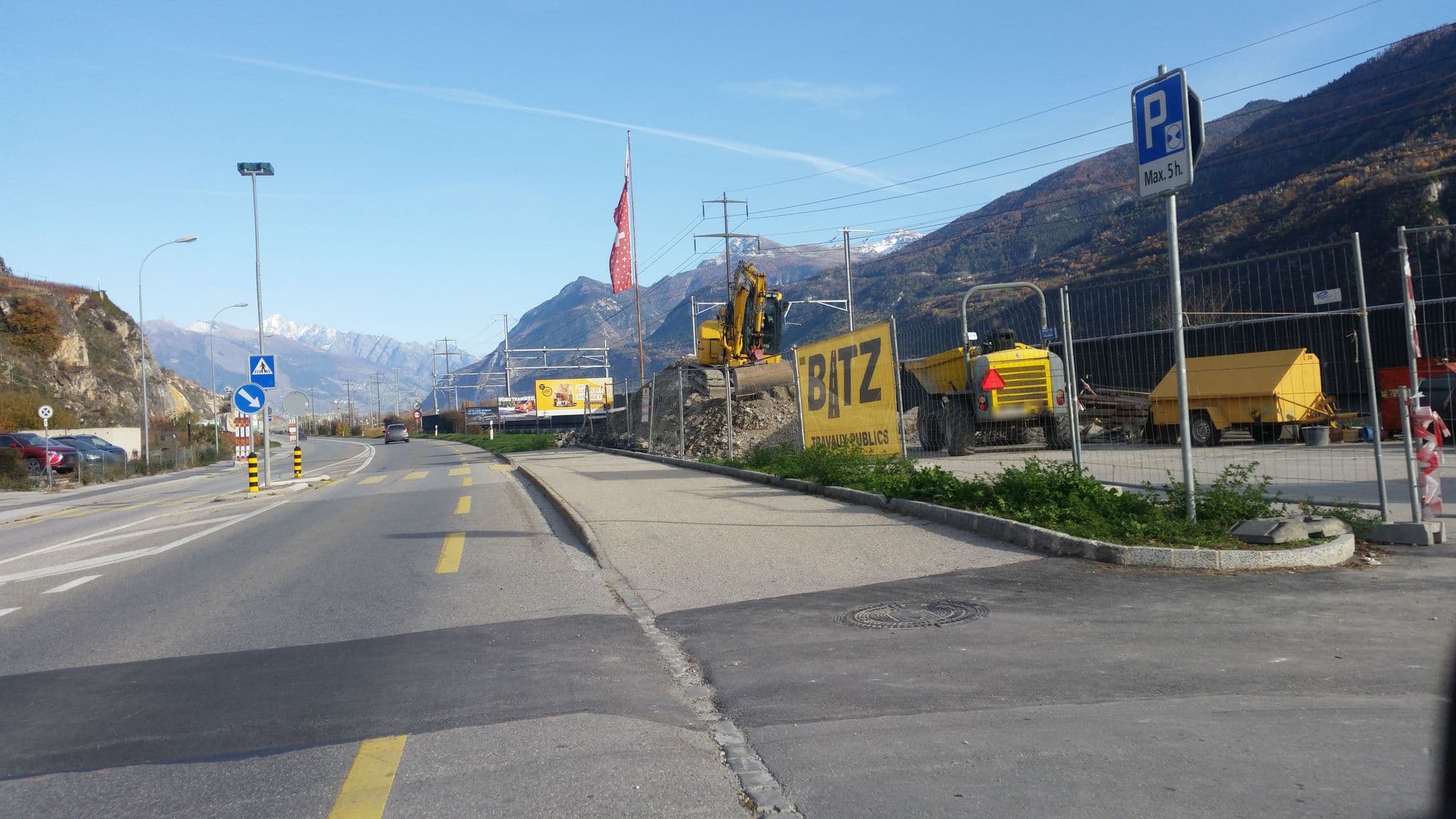 Street view near 13 Etoiles, Saint-Léonard — © keigan (CC BY-SA · Mapillary)