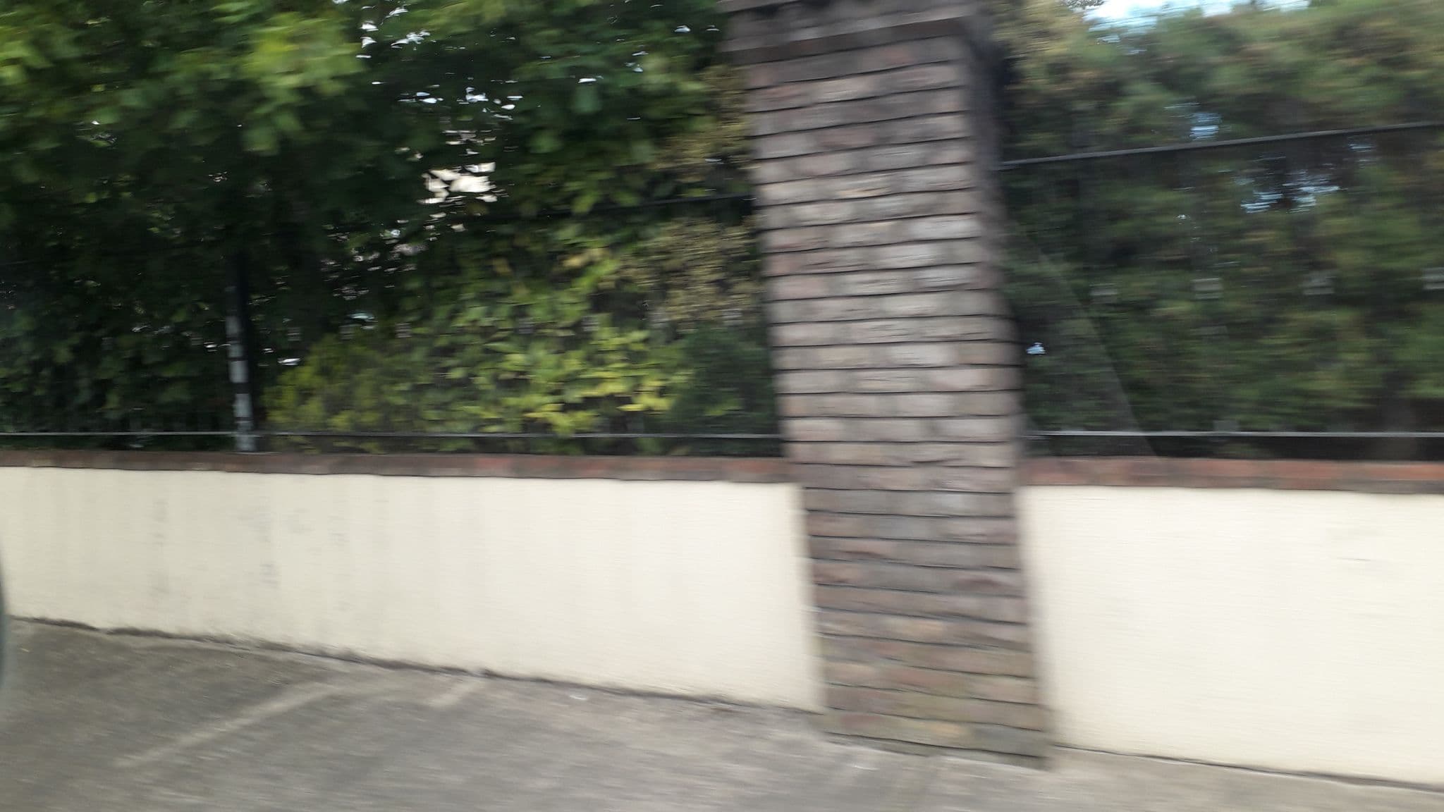 Street view near Water Babies at Ashdown Park Hotel, Gorey — © lineo (CC BY-SA · Mapillary)