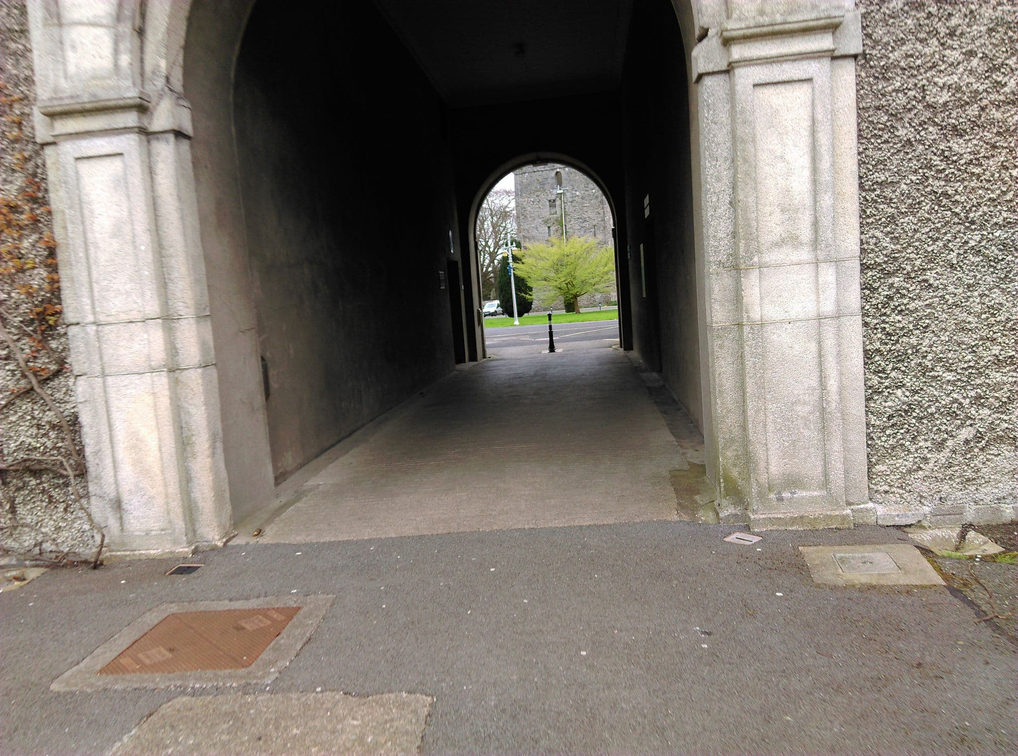 Street view near Maynooth Campus, Maynooth — © barry23 (CC BY-SA · Mapillary)