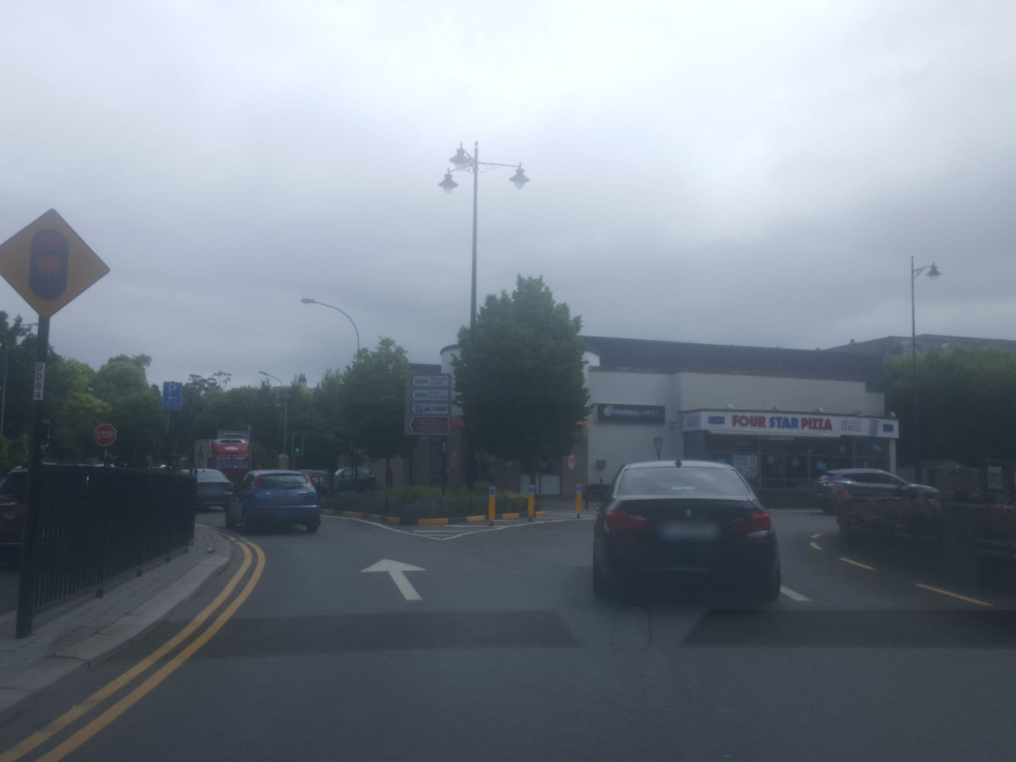Street view near International Hotel Killarney & Hannigan's Bar, Restaurant & Terrace, Killarney — © paulscott56 (CC BY-SA · Mapillary)