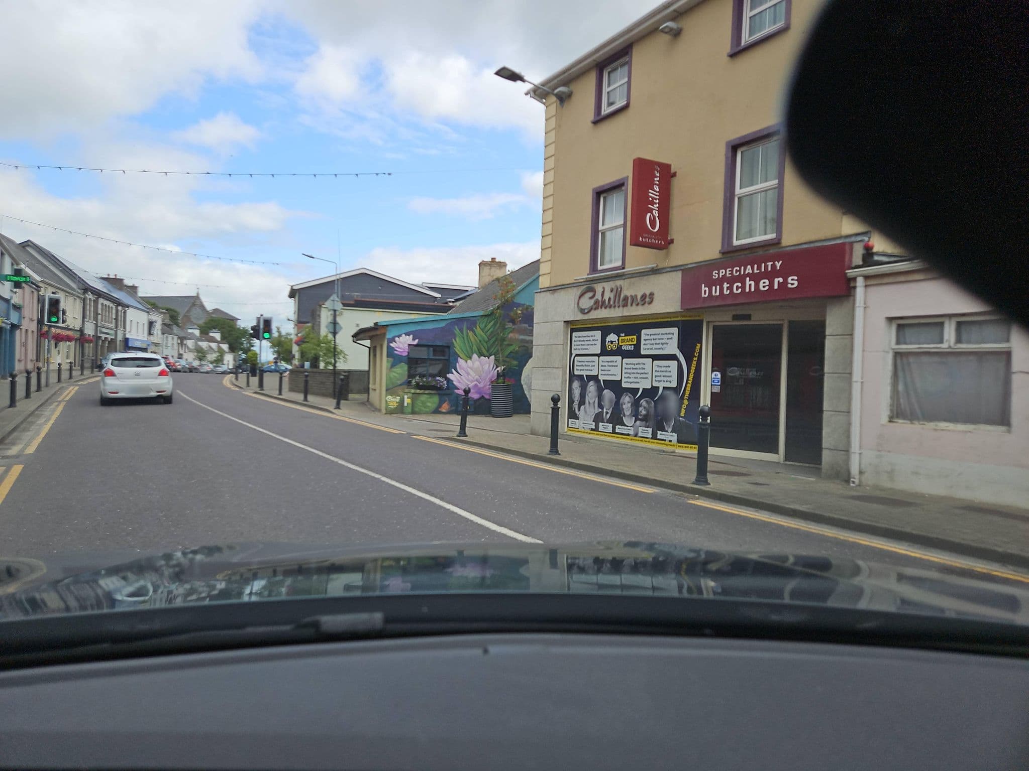 Street view near O'Grady's Bar and B&B, Killorglin — © toho (CC BY-SA · Mapillary)