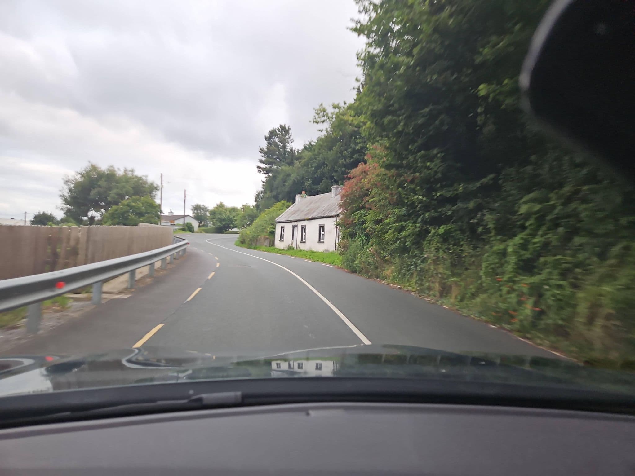 Street view near PINEBROOK Guest House, Killybegs — © toho (CC BY-SA · Mapillary)