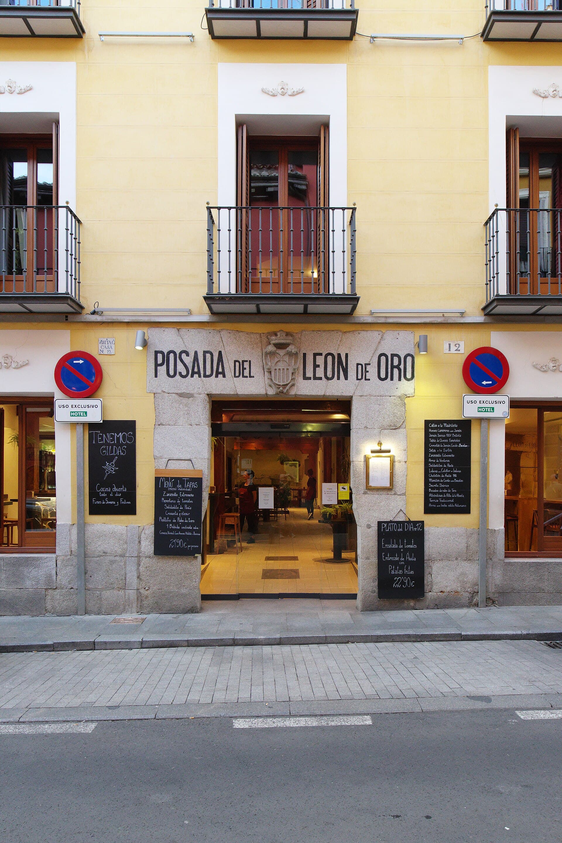 Hotel Posada del León de Oro (via Wikimedia Commons, CC BY-SA 4.0)