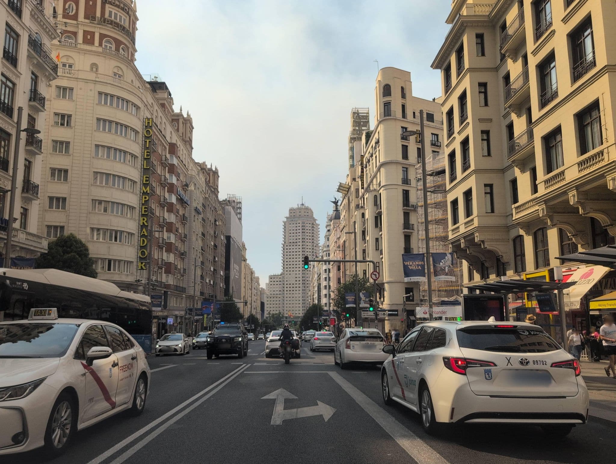 Street view near Smartr Madrid Gran Vía 47, Universidad — © Albergarri788 (CC BY-SA · Mapillary)