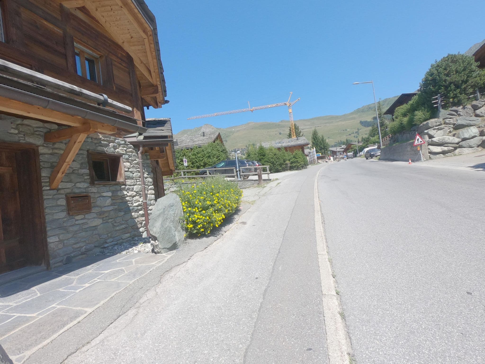 Street view near Pierre Avoi, Verbier