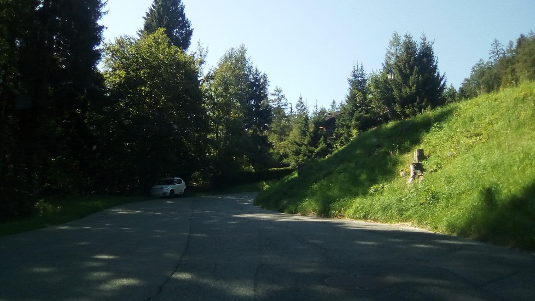 Street view near Peutex, Salvan — © randalf (CC BY-SA · Mapillary)