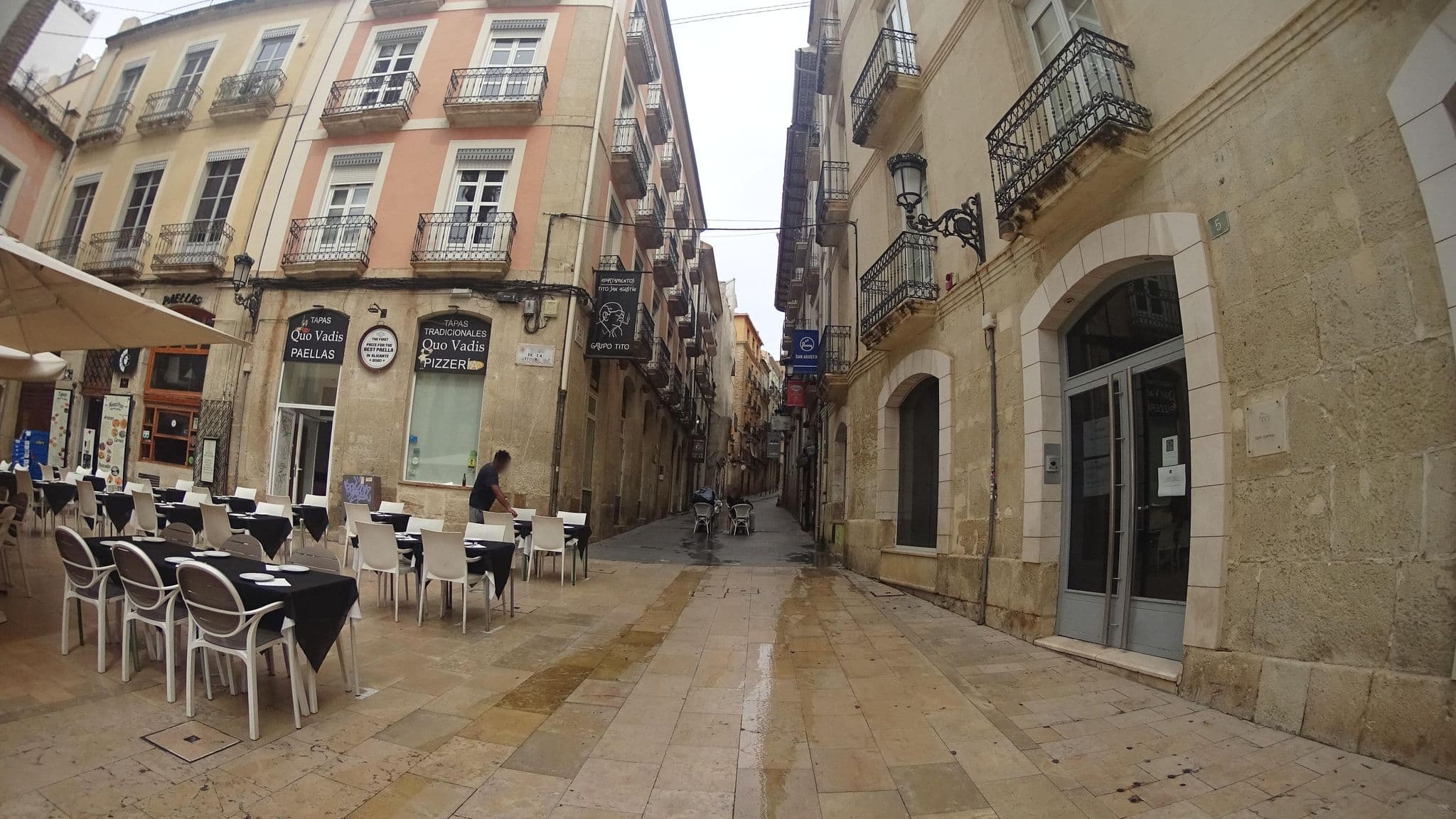 Street view near Apartamentos Tito San Agustín, Alicante — © robertogeb (CC BY-SA · Mapillary)