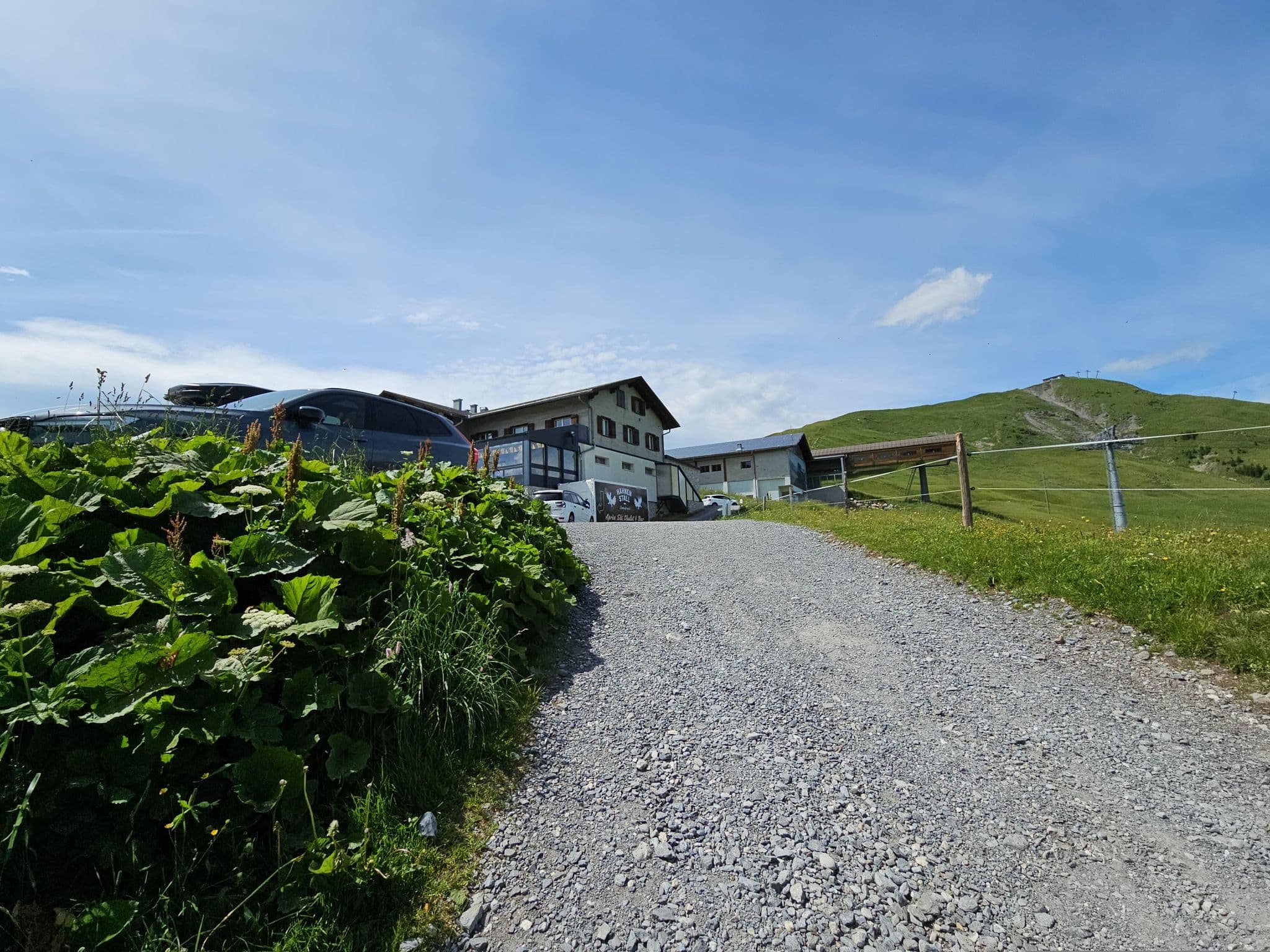 Street view near Berghotel Hahnenmoospass, Lenk — © Yha1 (CC BY-SA · Mapillary)