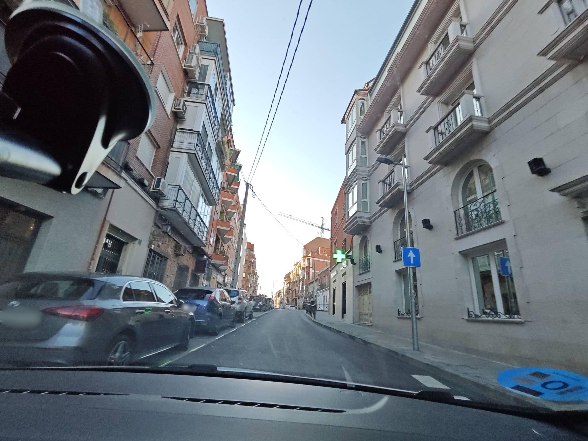 Street view near Hotel Caballero Errante Plaza de Castilla., Almenara — © polkillas (CC BY-SA · Mapillary)
