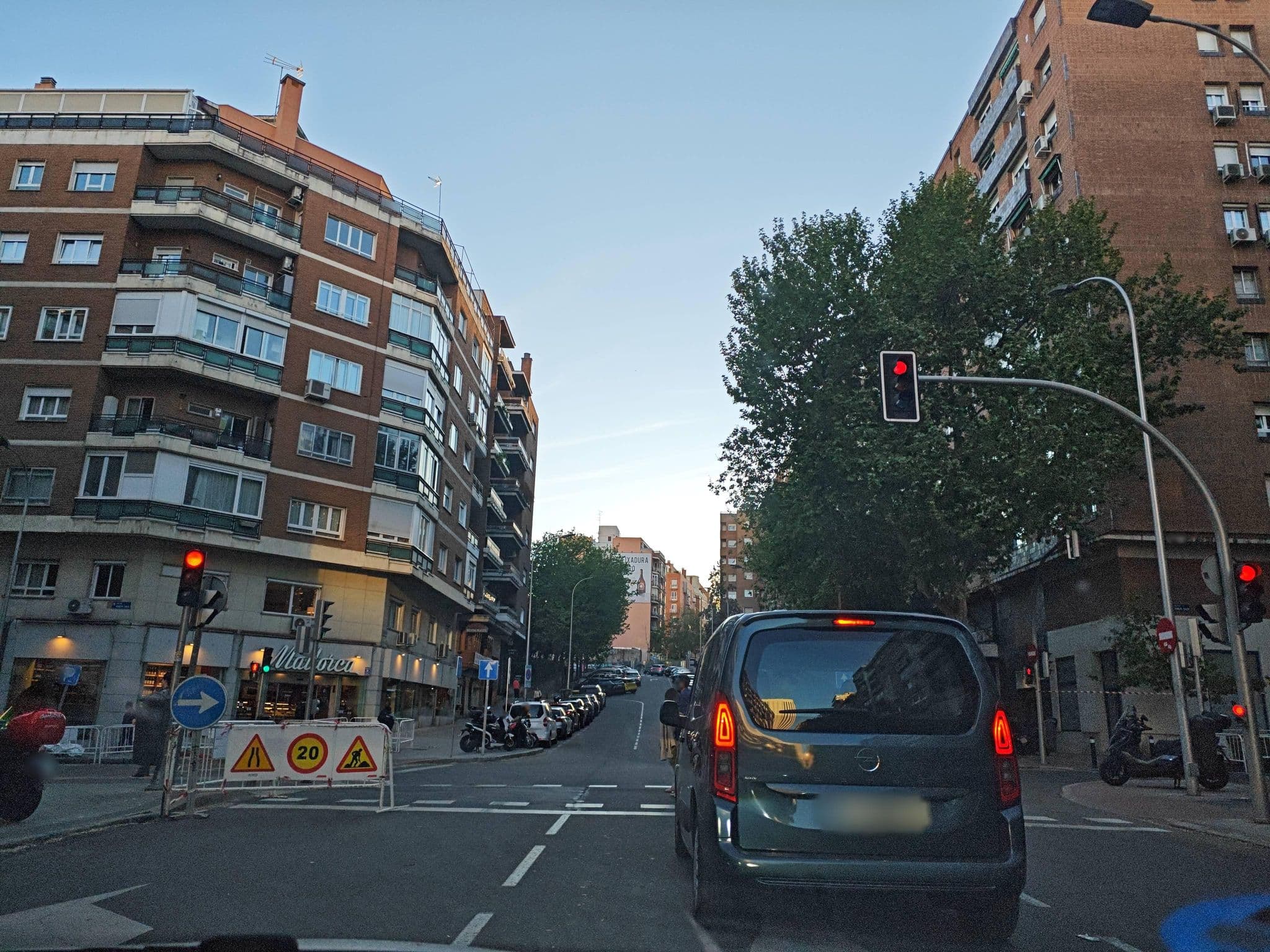Street view near MadRooms Hotel Boutique, Cuatro Caminos — © polkillas (CC BY-SA · Mapillary)