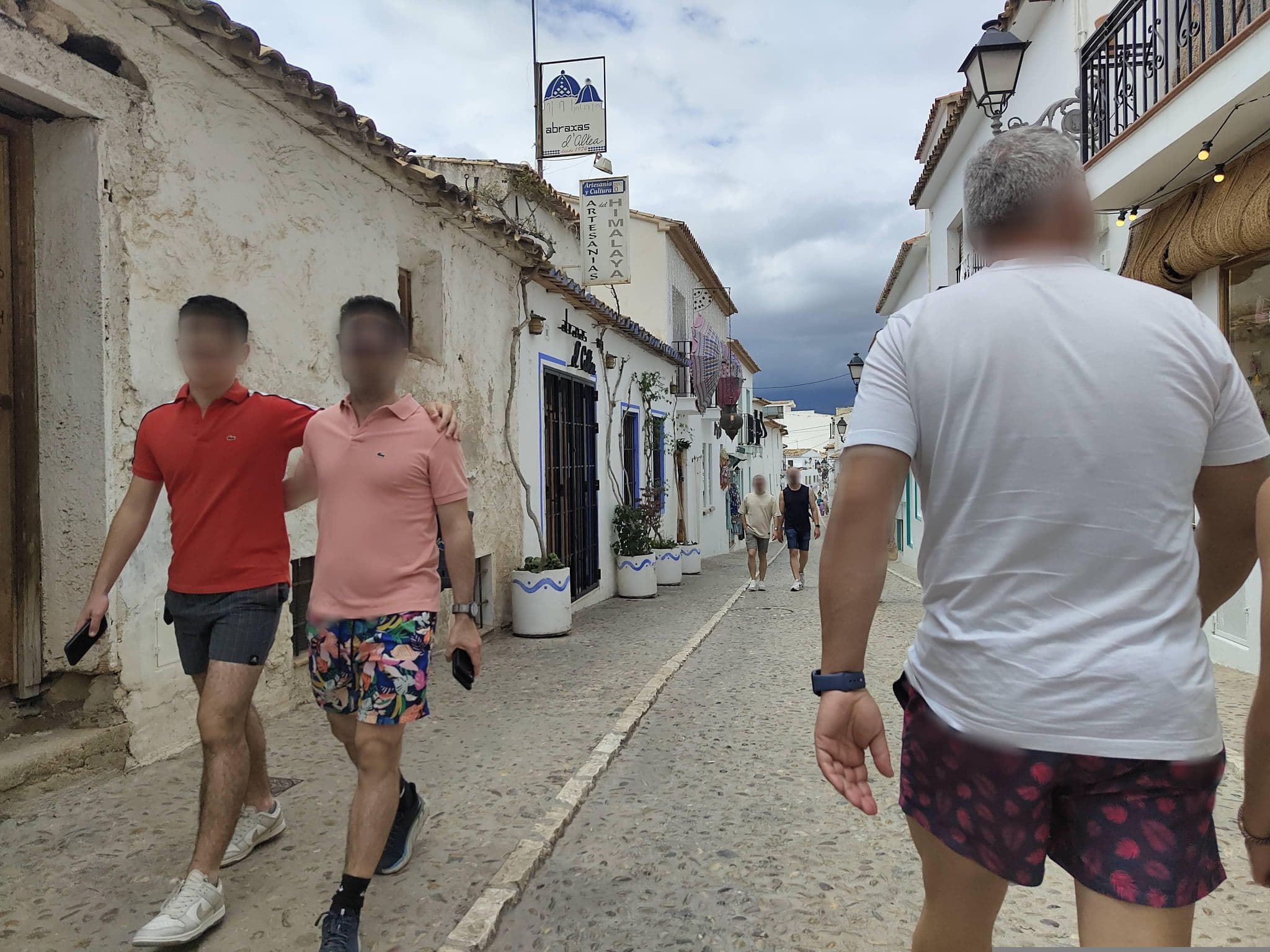 Street view near Hostal Perla Blanca Altea, Altea — © tjorim (CC BY-SA · Mapillary)