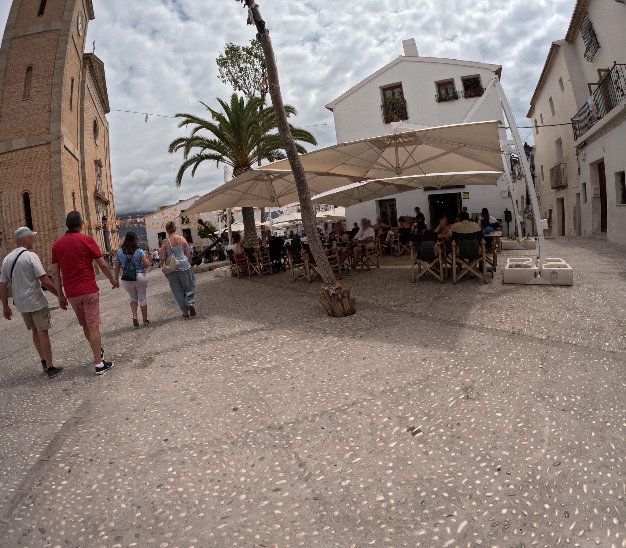 Street view near Santa Barbara by Santas Hotels, Altea — © tjorim (CC BY-SA · Mapillary)