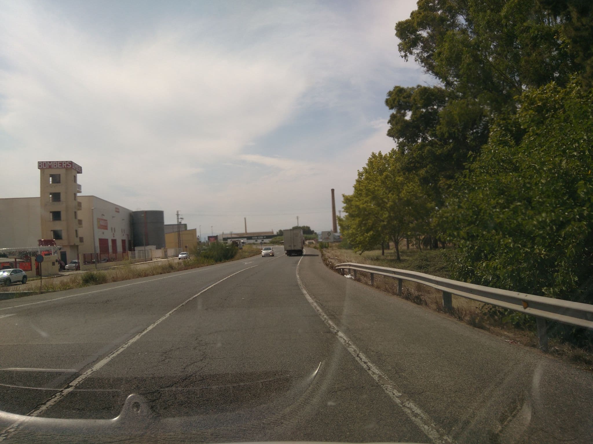 Street view near Alzira Bonita Apartamentos | Mejor Que Un Hotel, Alzira — © bobeeeze (CC BY-SA · Mapillary)