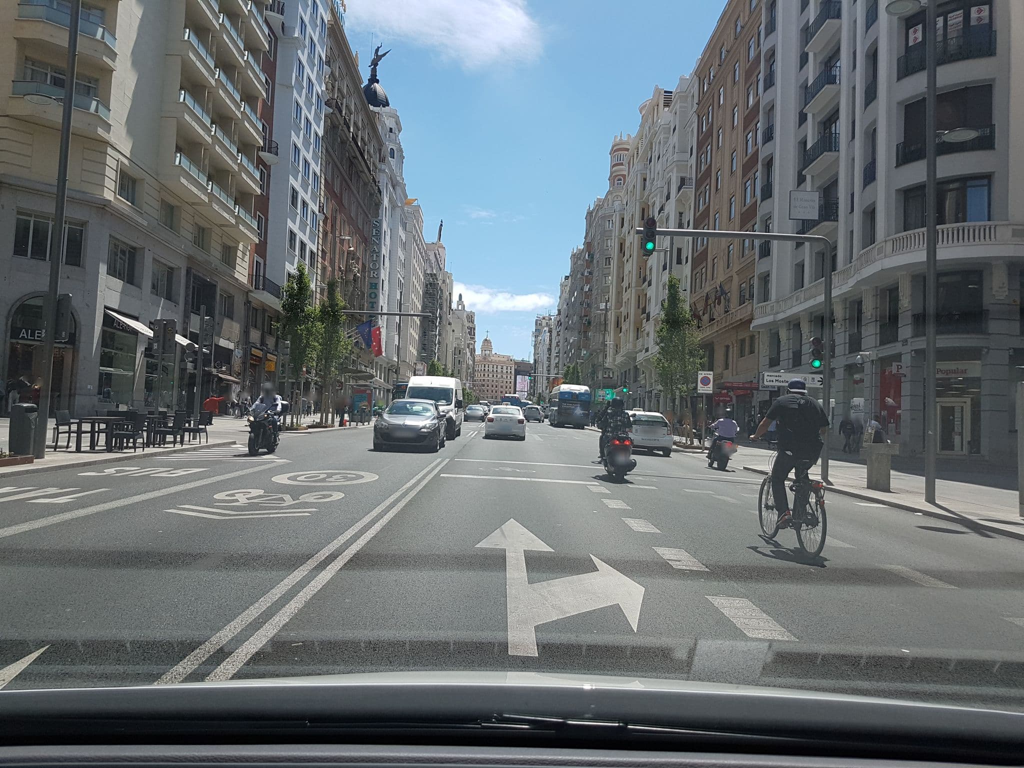 Street view near Rincón de Gran Vía, Universidad — © Ralvar (CC BY-SA · Mapillary)