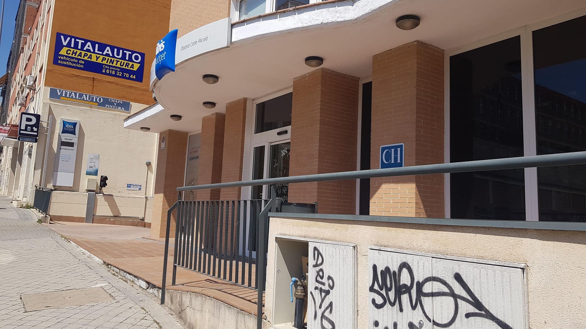 Street view near ibis Budget Madrid Calle Alcalá, Simancas — © Loreto (CC BY-SA · Mapillary)
