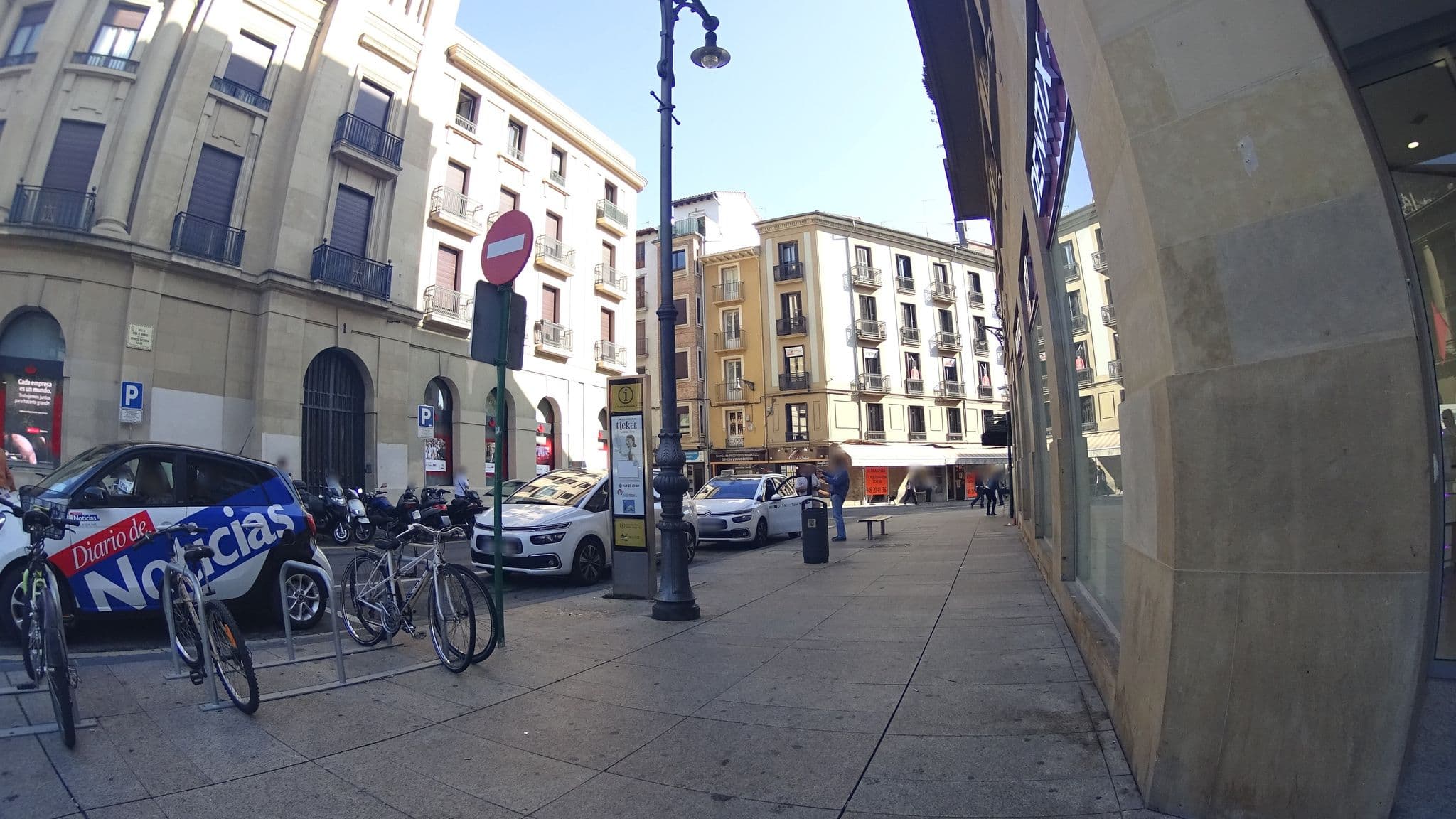 Street view near Hotel Europa Pamplona, Pamplona — © robertogeb (CC BY-SA · Mapillary)