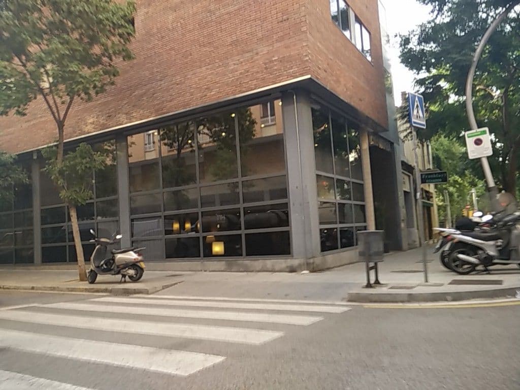 Street view near Hotel Bohemian Entenza, Barri de les Corts — © ccossio (CC BY-SA · Mapillary)
