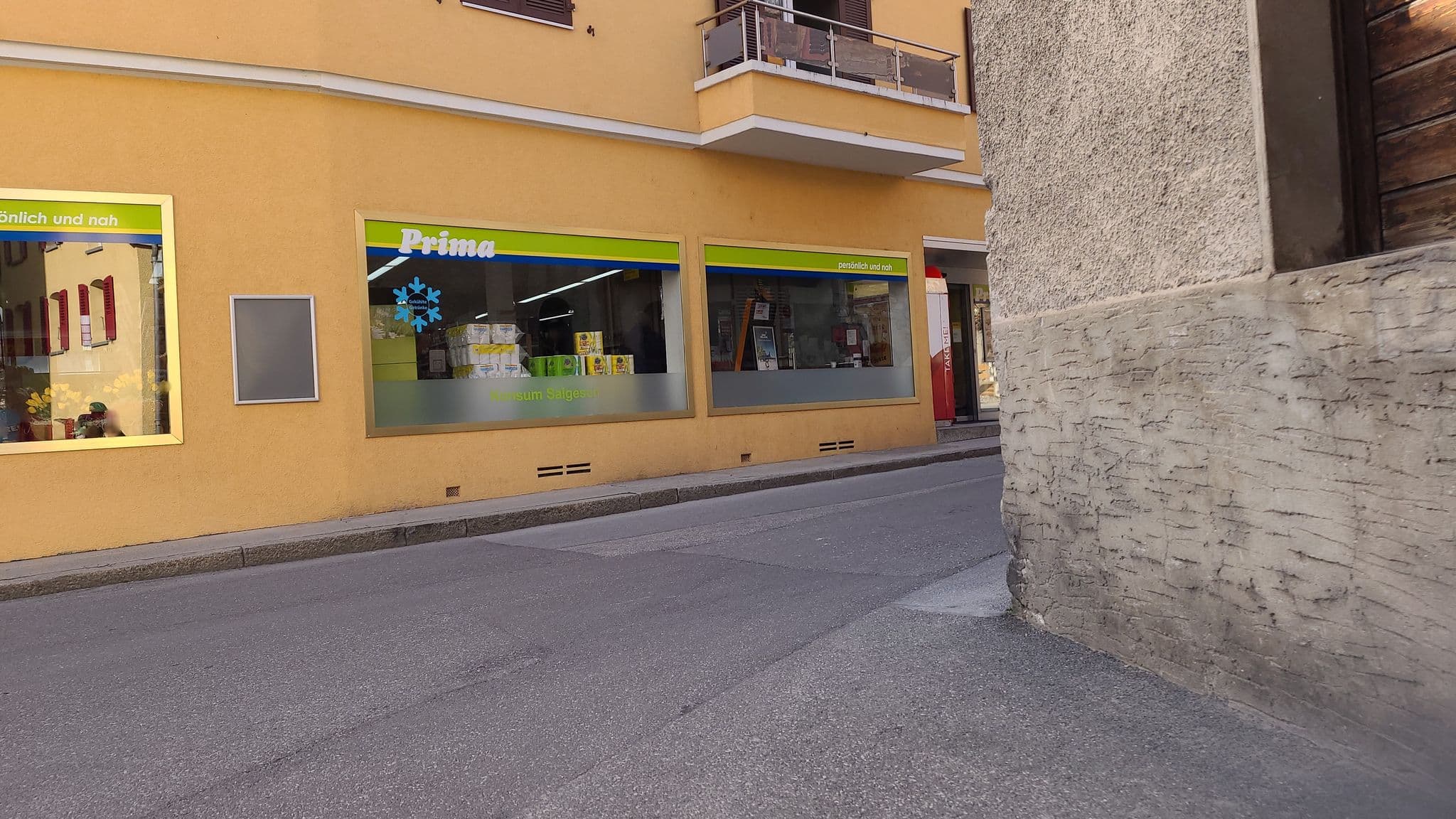 Street view near Arkanum, Salgesch — © keigan (CC BY-SA · Mapillary)