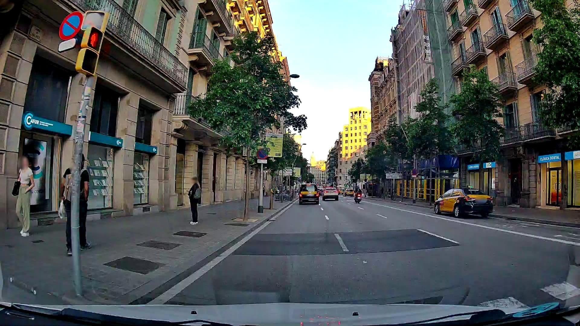 Street view near Hotel Sansi Barcelona, Eixample — © m_esp_32 (CC BY-SA · Mapillary)